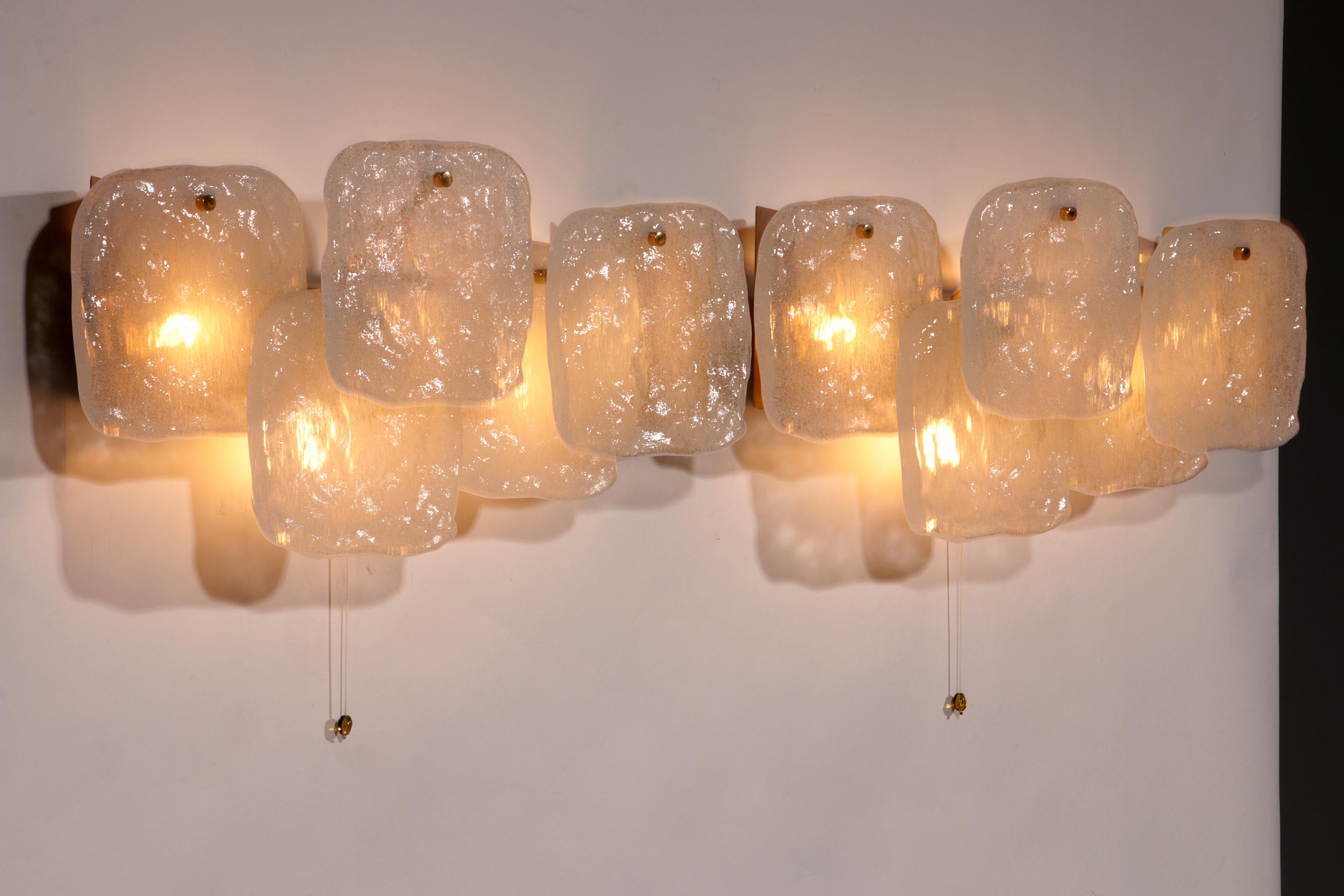 Elegance Midcentury Ice Glass Wall Sconces by J.T. Kalmar, Autriche (années 1960) en vente 3