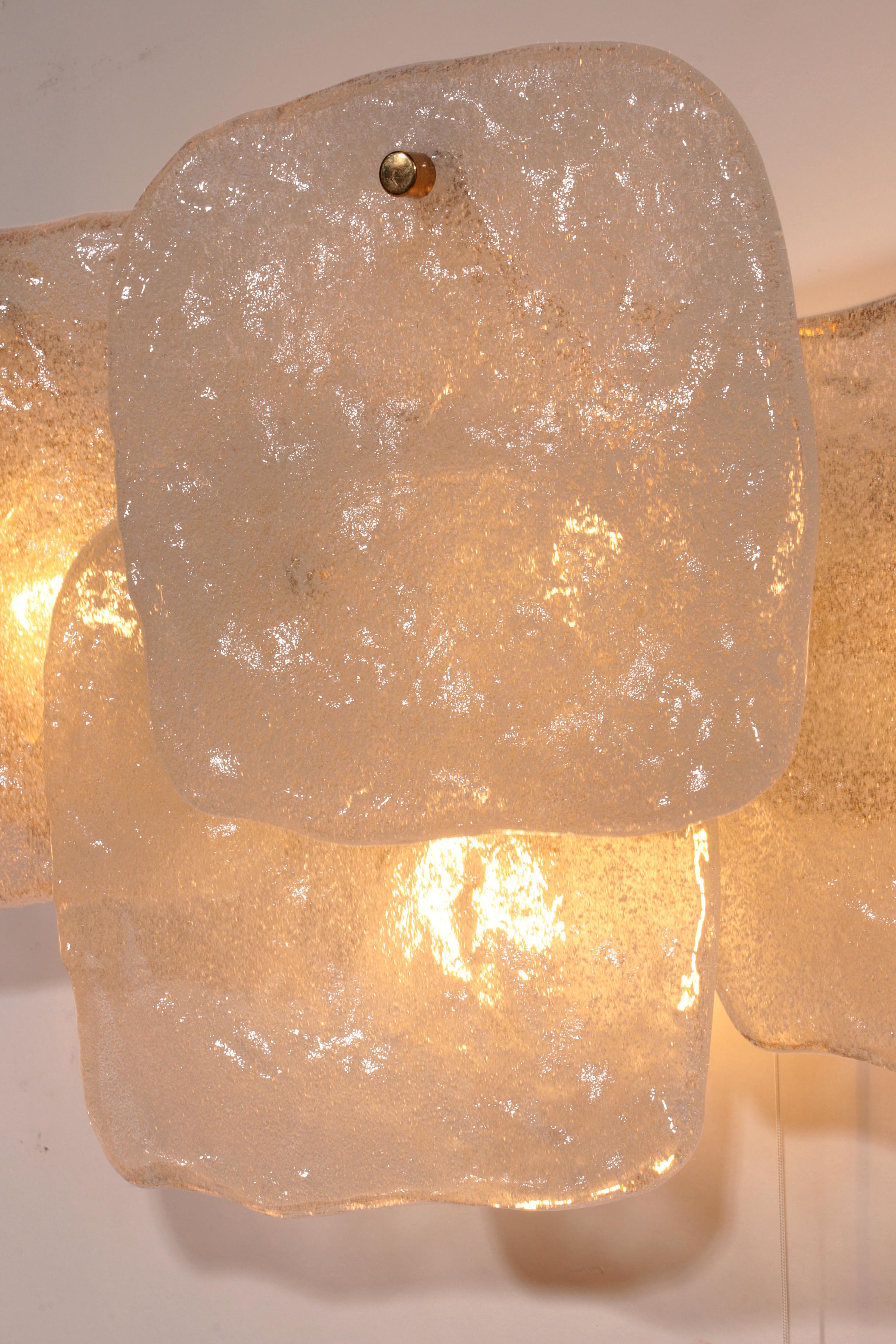 Milieu du XXe siècle Elegance Midcentury Ice Glass Wall Sconces by J.T. Kalmar, Autriche (années 1960) en vente
