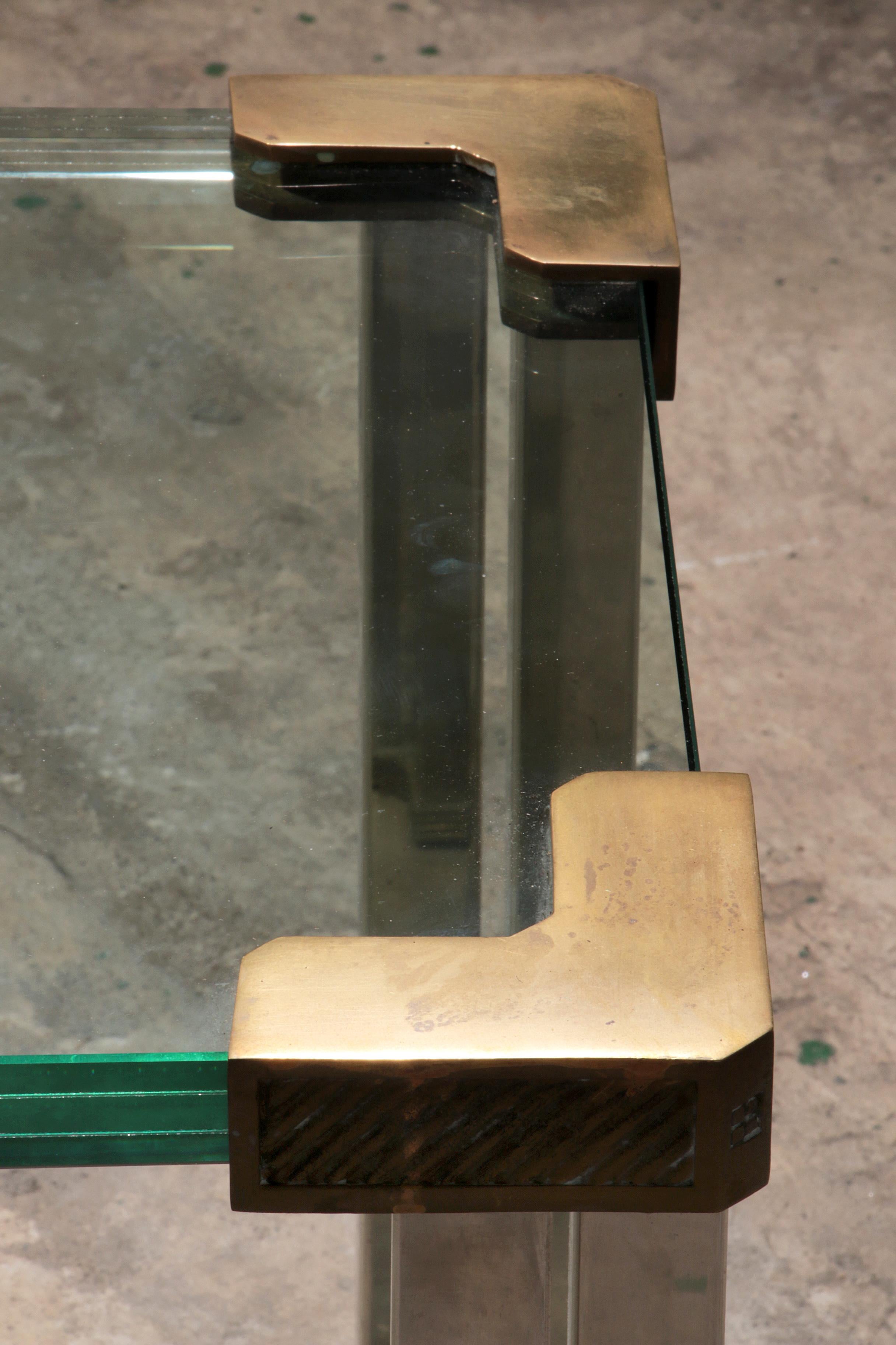 Elegance Midcentury Side Table by Peter Ghyczy en vente 3