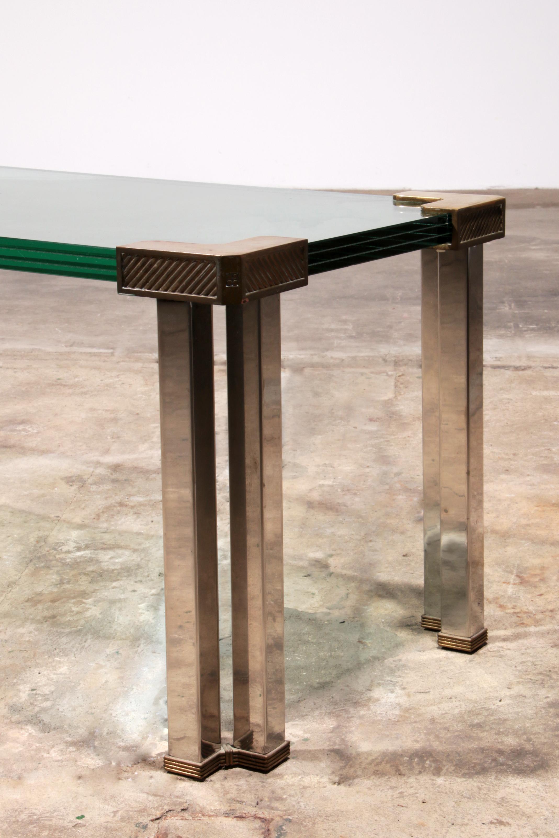 Elegance Midcentury Side Table by Peter Ghyczy Excellent état - En vente à Oirlo, LI