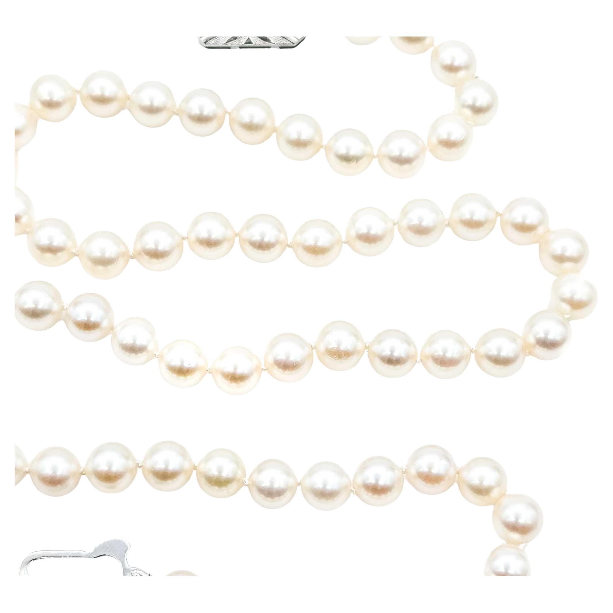 Élégant collier de perles d'Akoya de Mikimoto en argent sterling