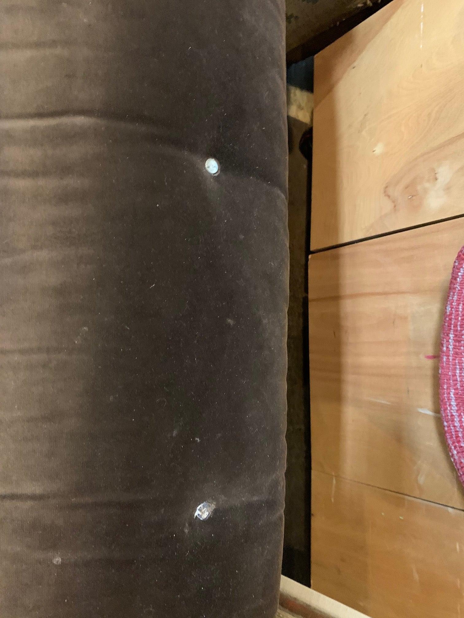 Elegant Milo Baughman Button Tufted Chrome Sofa In Good Condition In Dallas, TX