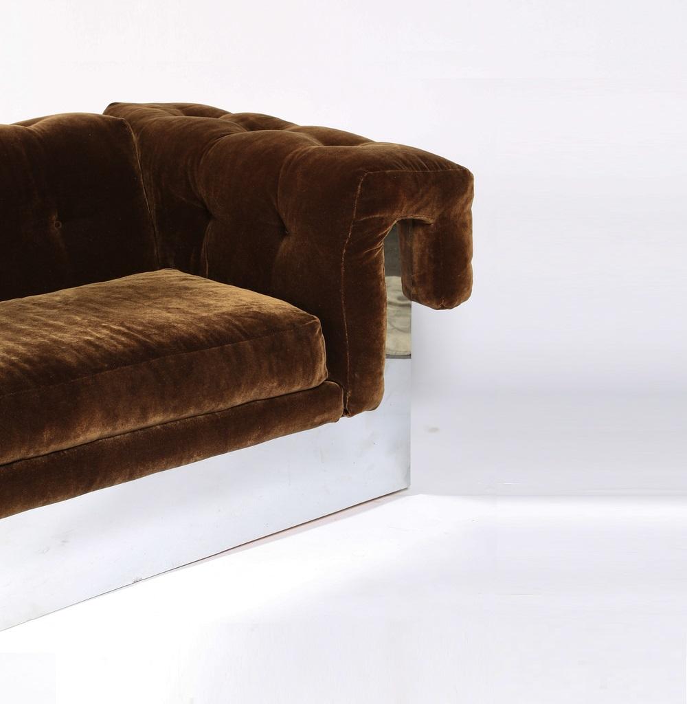 Mid-Century Modern Elegant Milo Baughman Button-Tufted Chrome Sofa