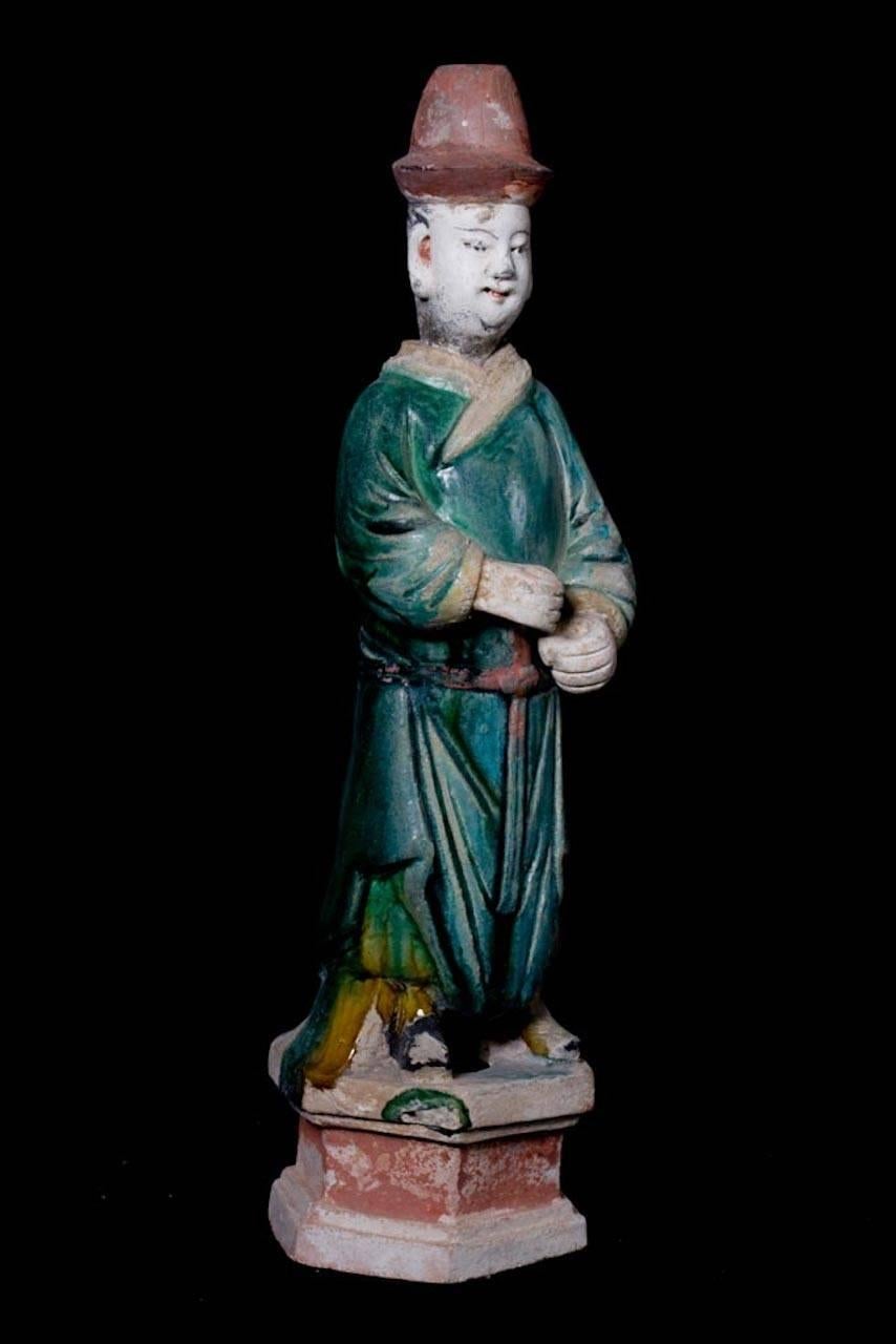 Elegant Ming Dynasty Court Attendant, Glazed Terracotta - China '1368-1644 AD' In Excellent Condition In San Pedro Garza Garcia, Nuevo Leon