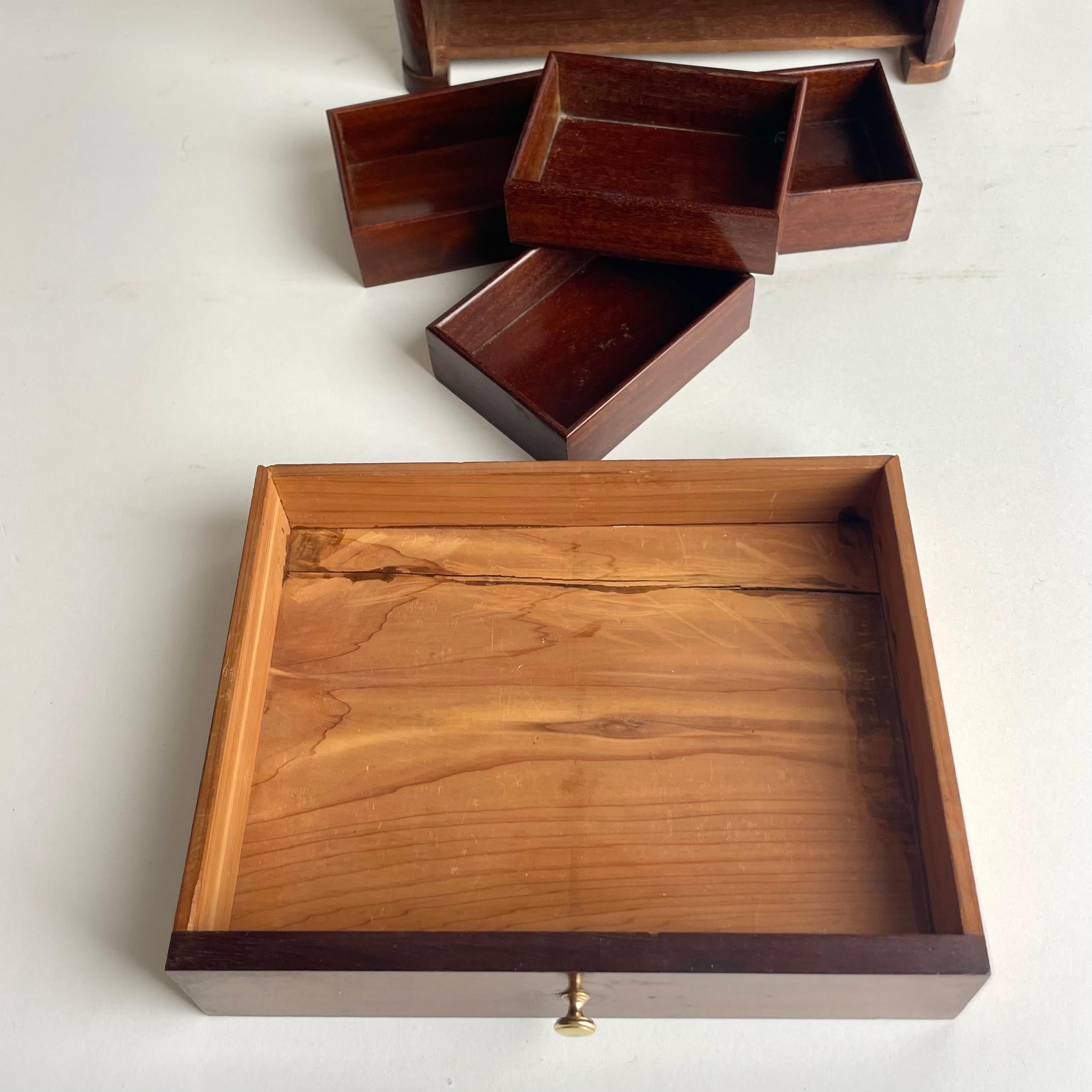 Elegant Miniature Swedish Karl Johan Mahogany Chiffonnière, 1830s en vente 9