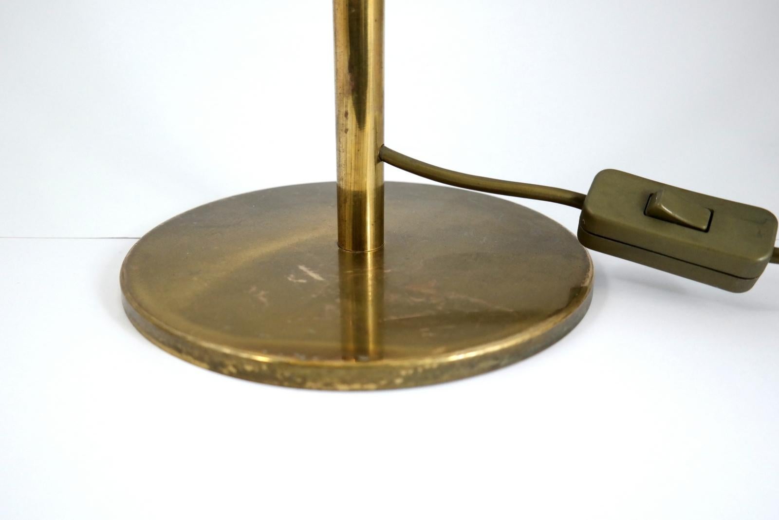 Elegant Minimalist Brass Table Lamp, 1970s In Good Condition In Budapest, HU