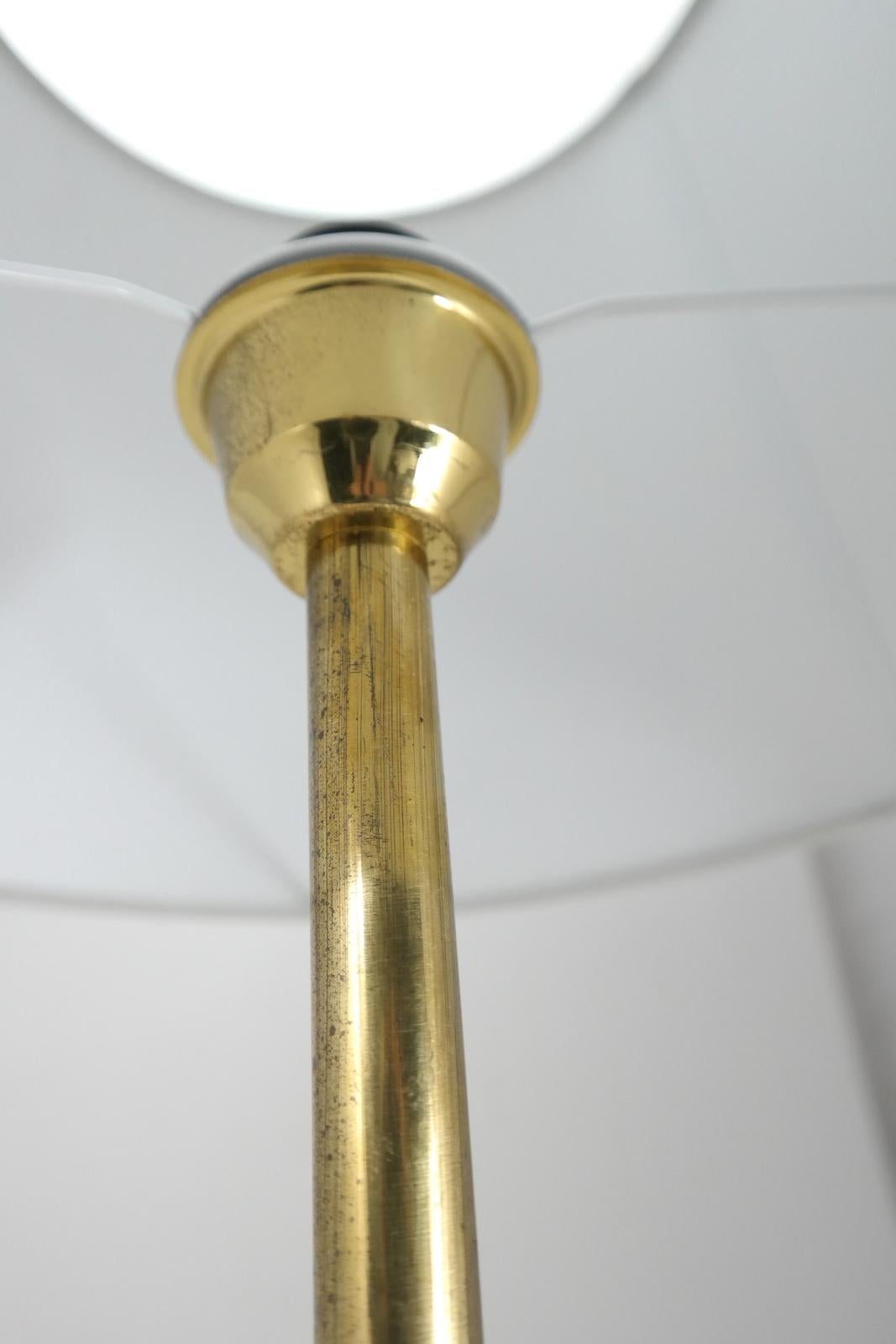 Elegant Minimalist Brass Table Lamp, 1970s 2