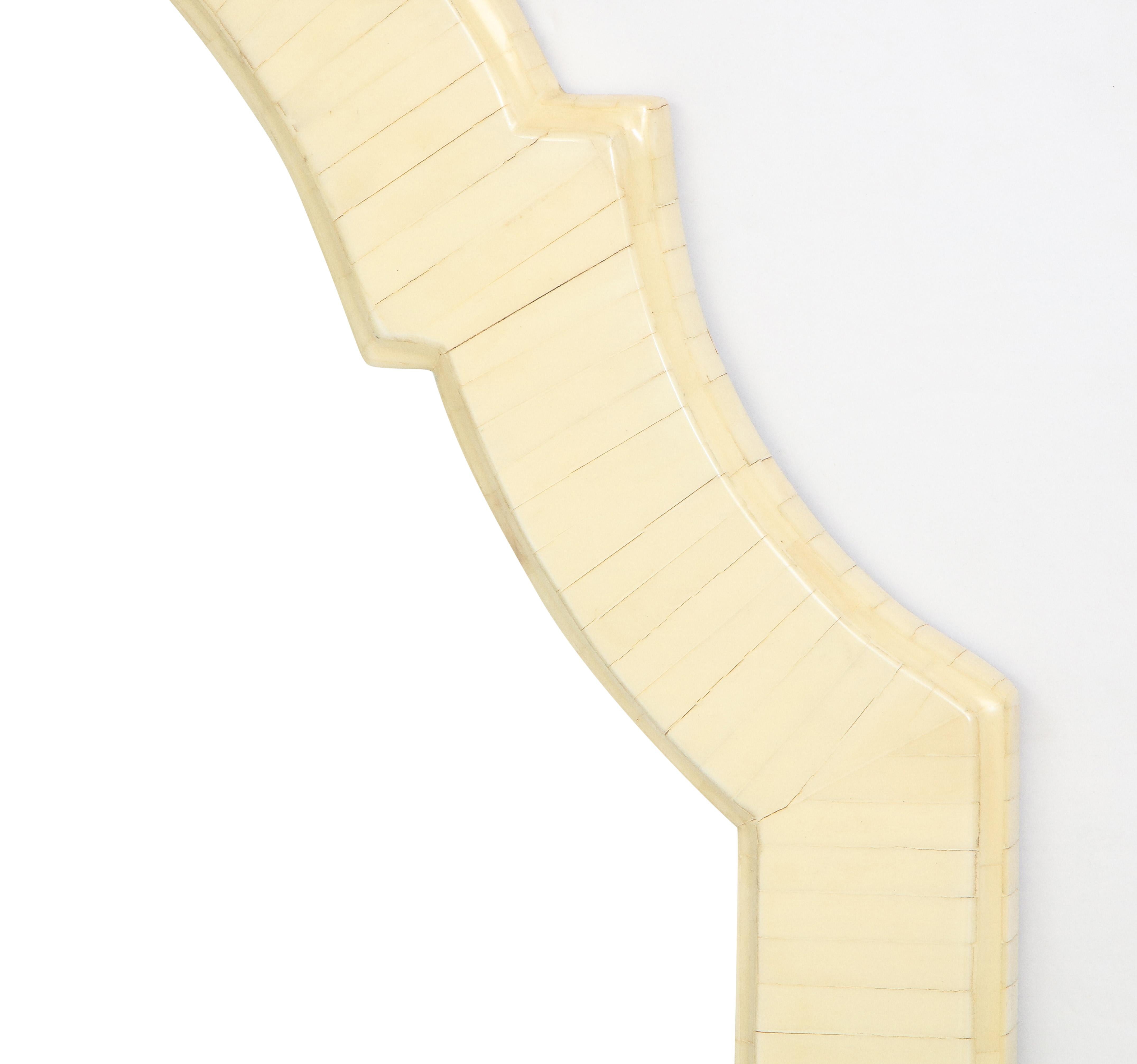Elegant Mirror in Tessellated Bone, 1970s In Excellent Condition In New York, NY