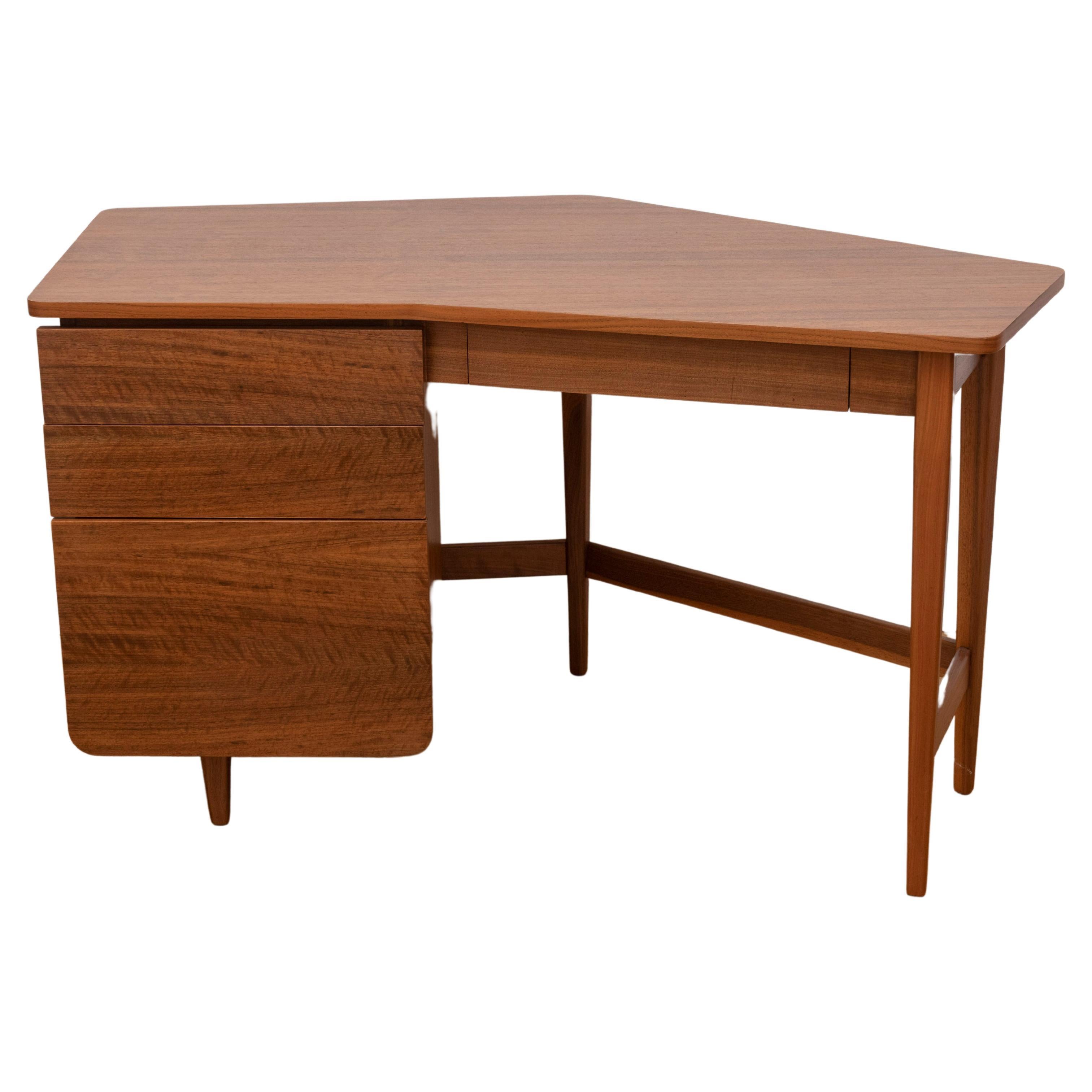 Elegant Modern Desk, Designed by Bertha Schaefer for Singer and Sons, circa 1950 For Sale