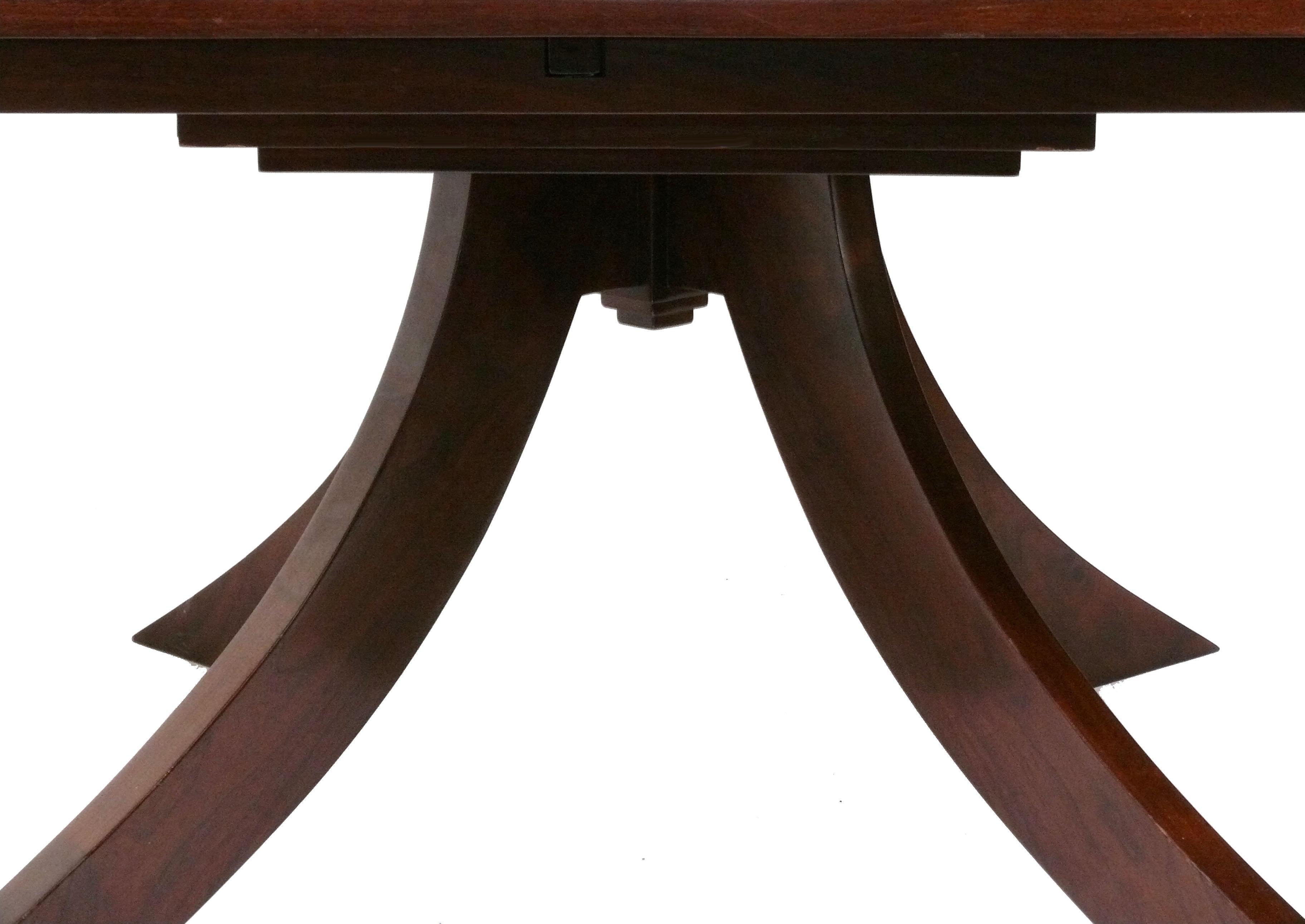 Mid-Century Modern Elegant Modern Dining Table attributed to Dakota Jackson For Sale