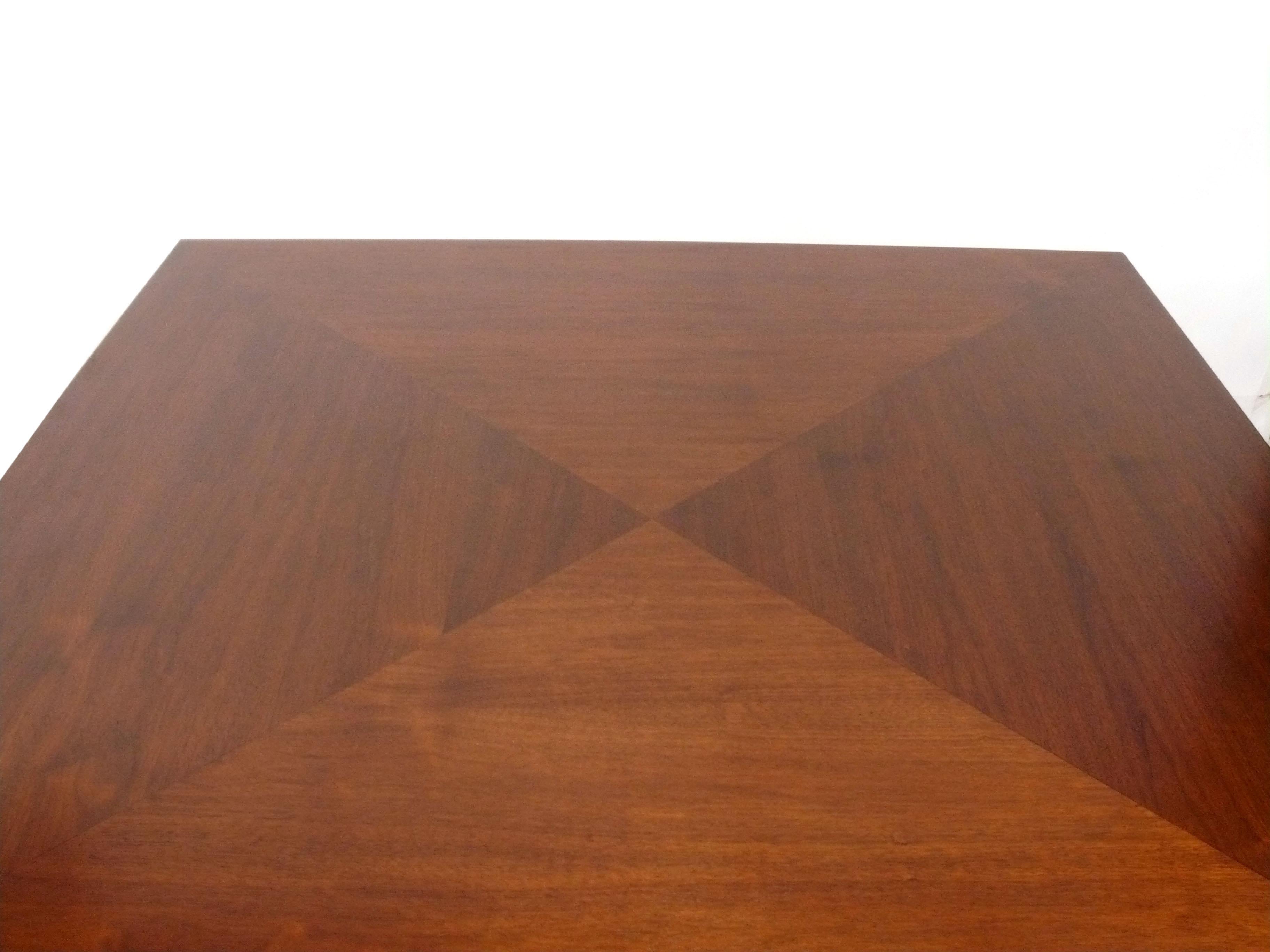 American Elegant Modern Dining Table attributed to Dakota Jackson For Sale