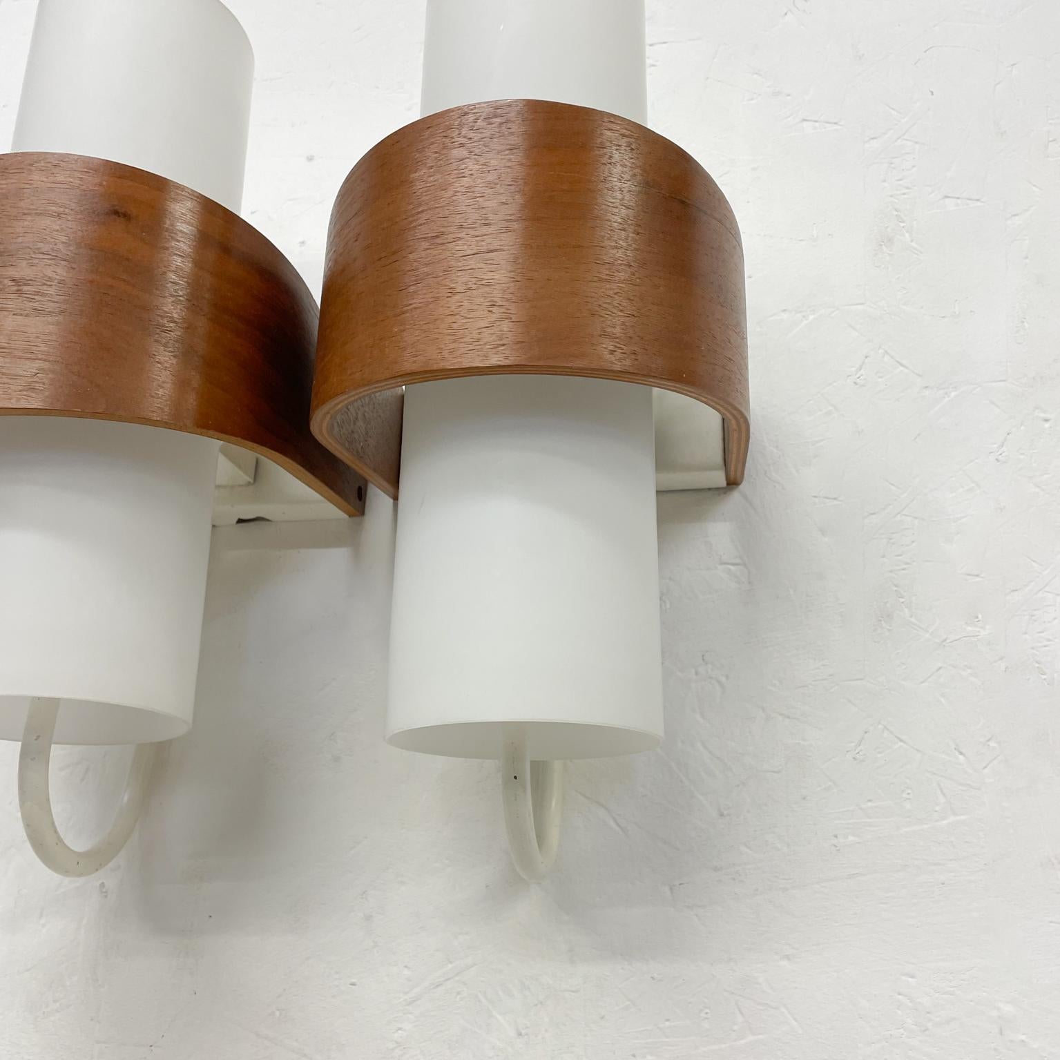 Mid-20th Century 1960s Modern NX40 Wall Lamps Teak & Glass Louis Kalff Philips Holland For Sale