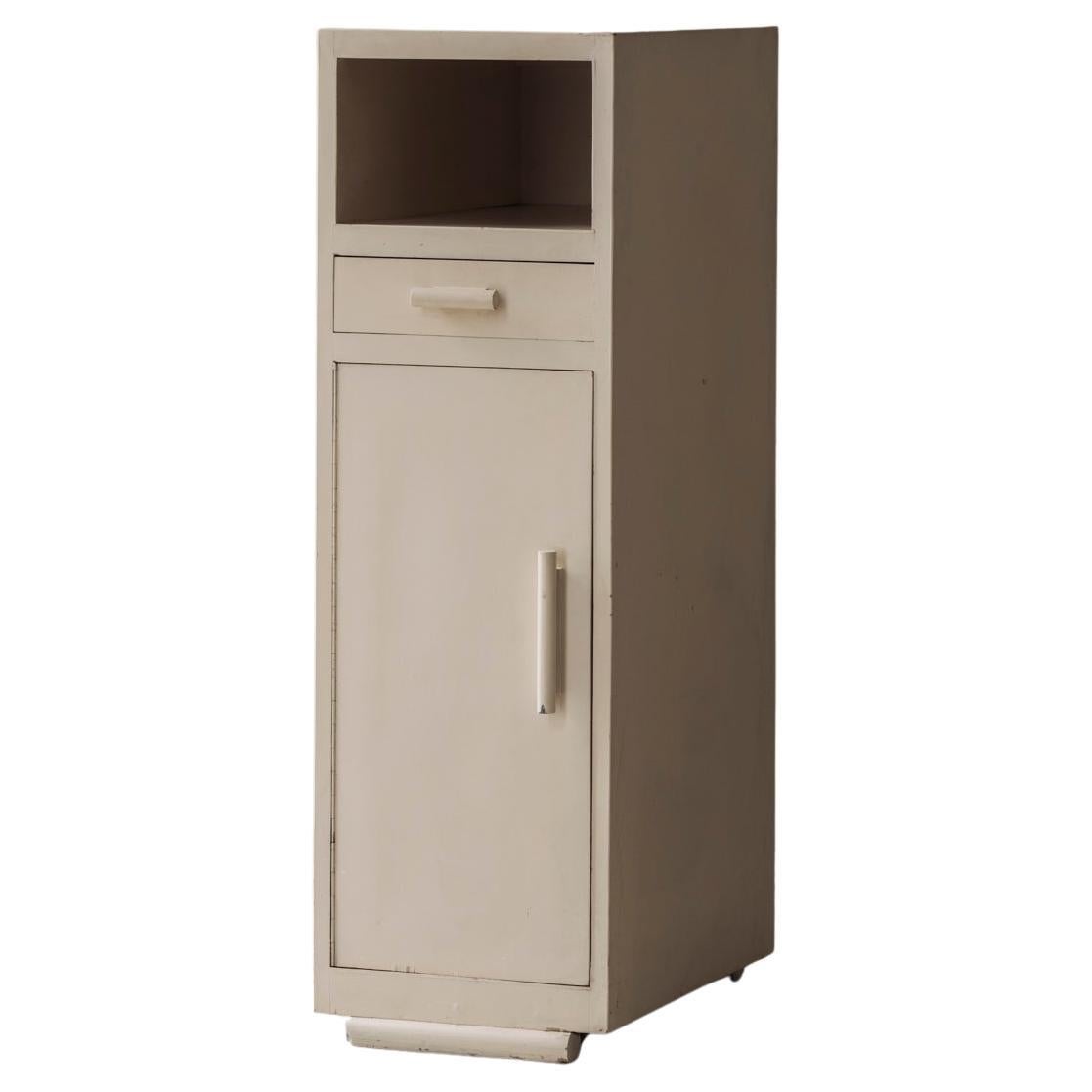 Elegant modernist cabinet from the 1930s. For Sale