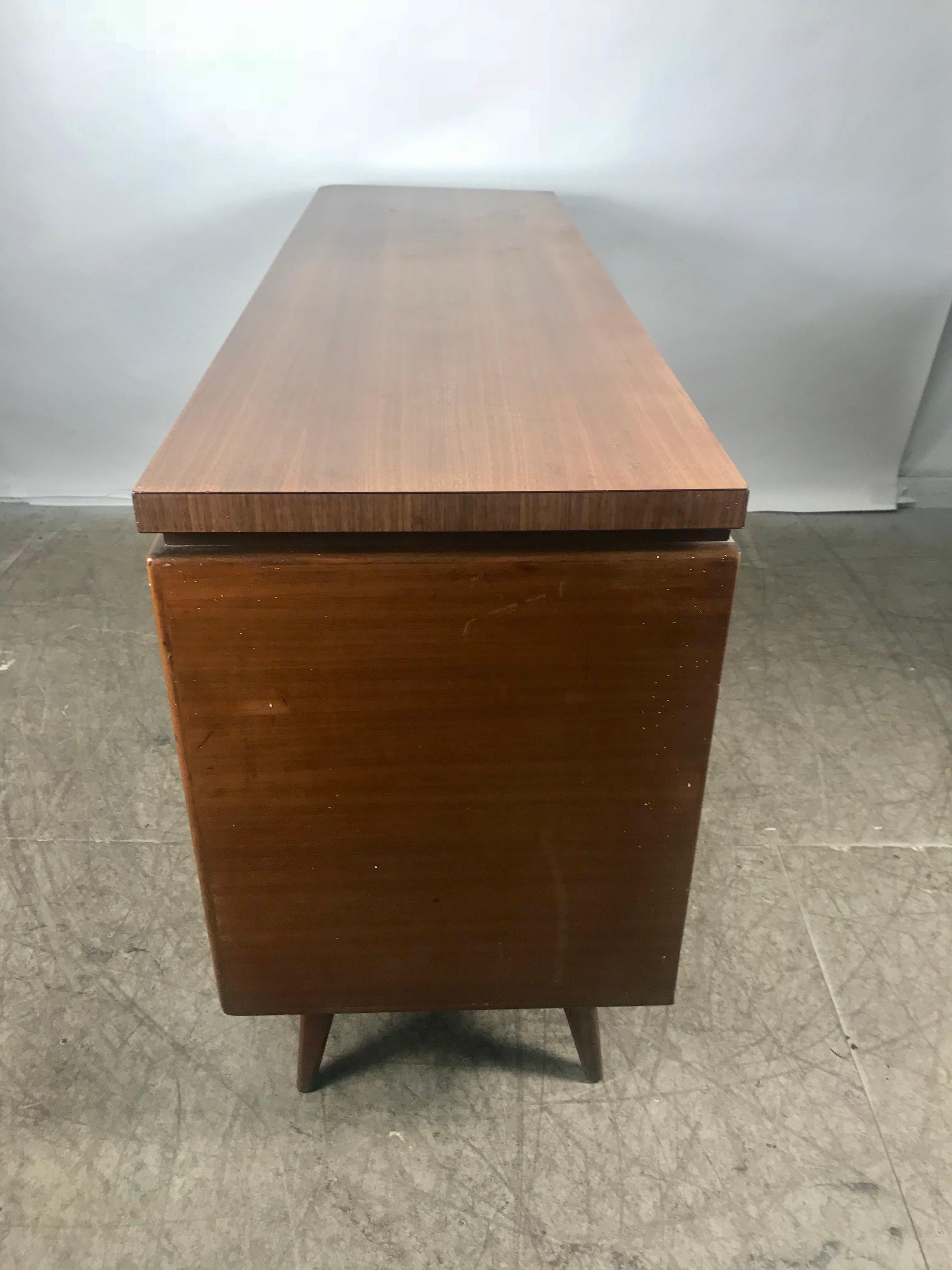 Elegant Modernist Desk with Unusual Asymmetrical Top by Mallin Furniture Co In Good Condition In Buffalo, NY