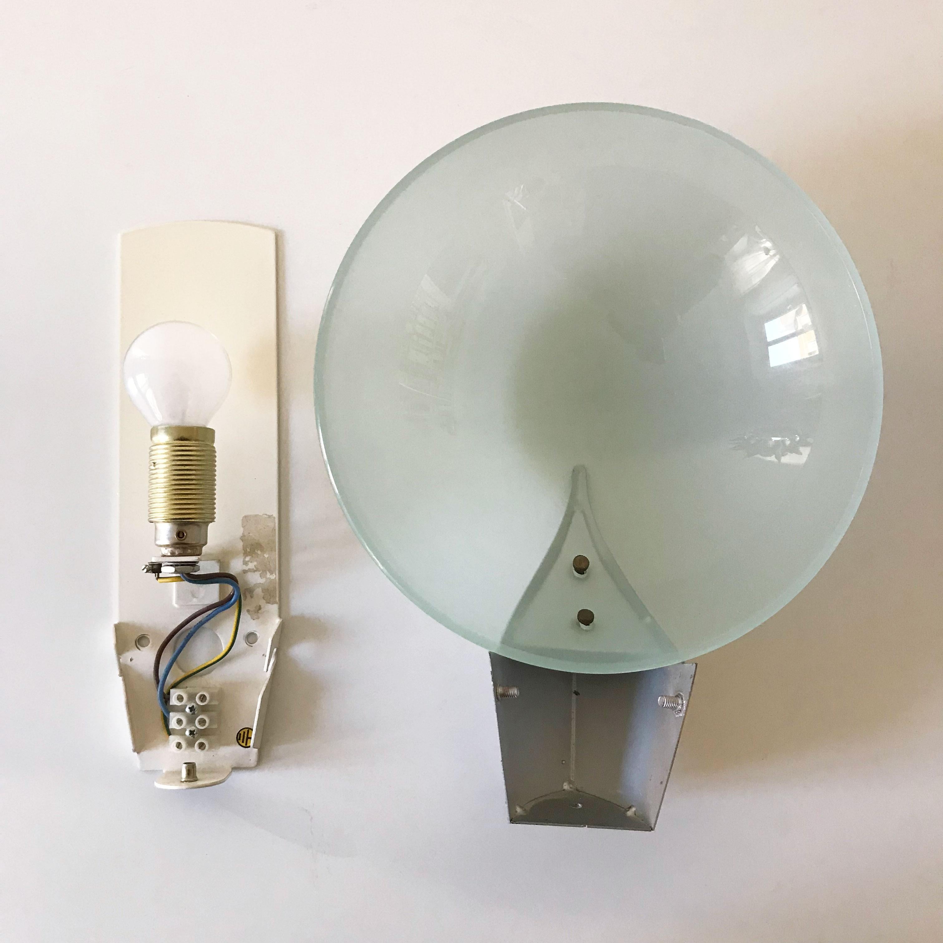 Elegant Modernist Wall Lamp or Sconce by J.T. Kalmar, Austria For Sale 3