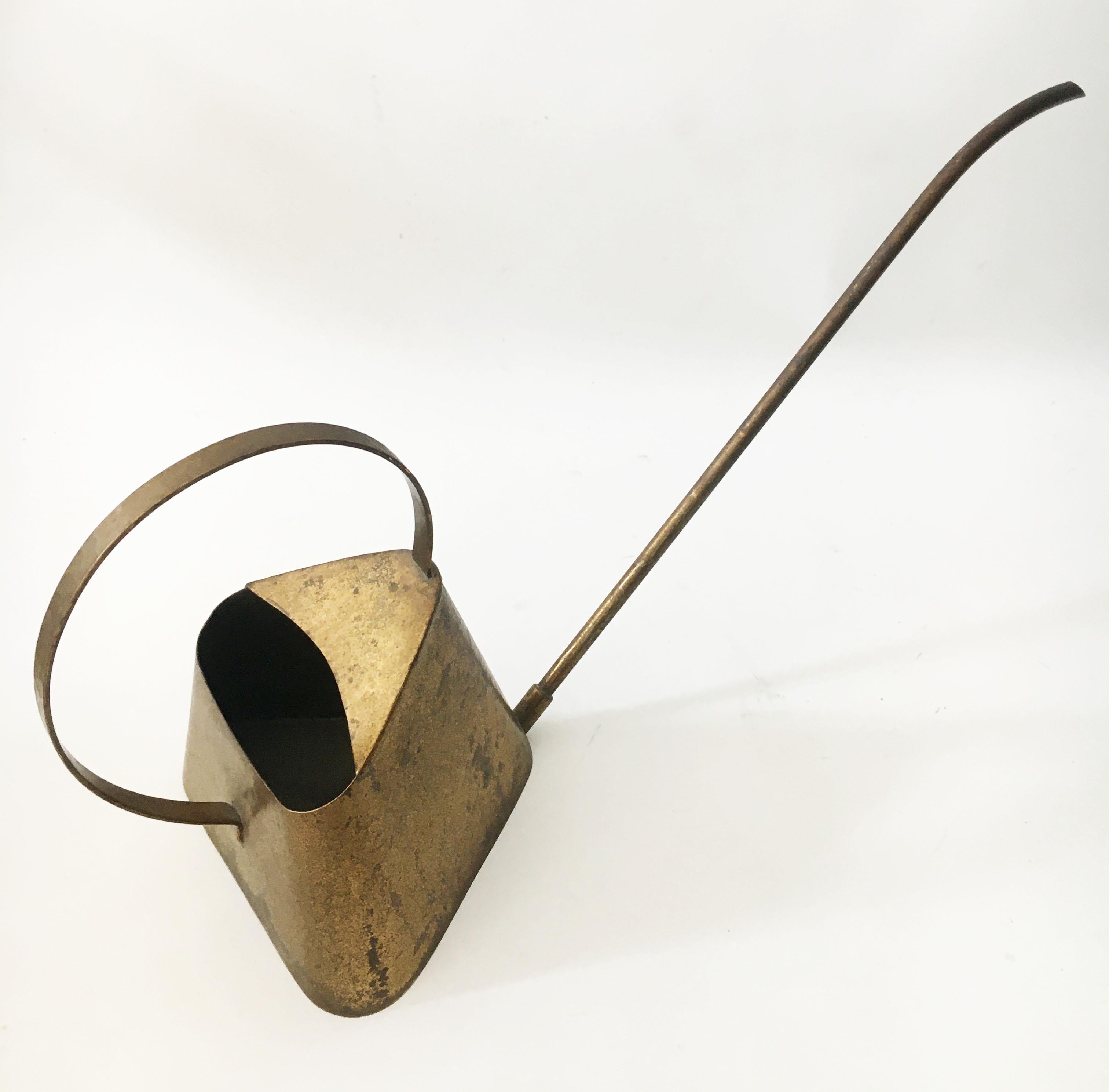 Elegant Modernist Watering Can, Patinated Brass Hammered Style, Austria 1950s 4