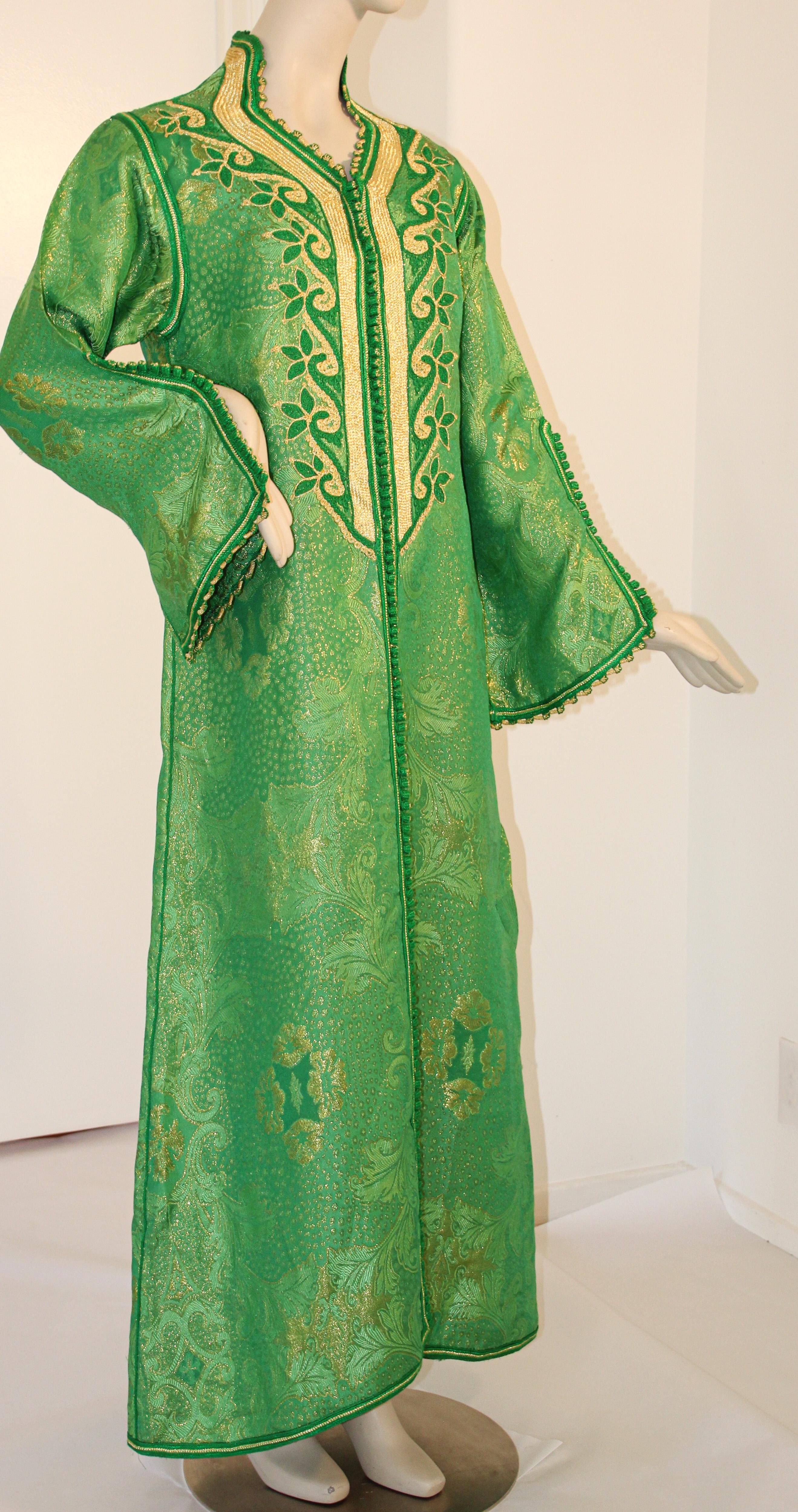 1960s Moroccan Caftan Emerald Green and Gold Metallic Brocade Kaftan For Sale 7