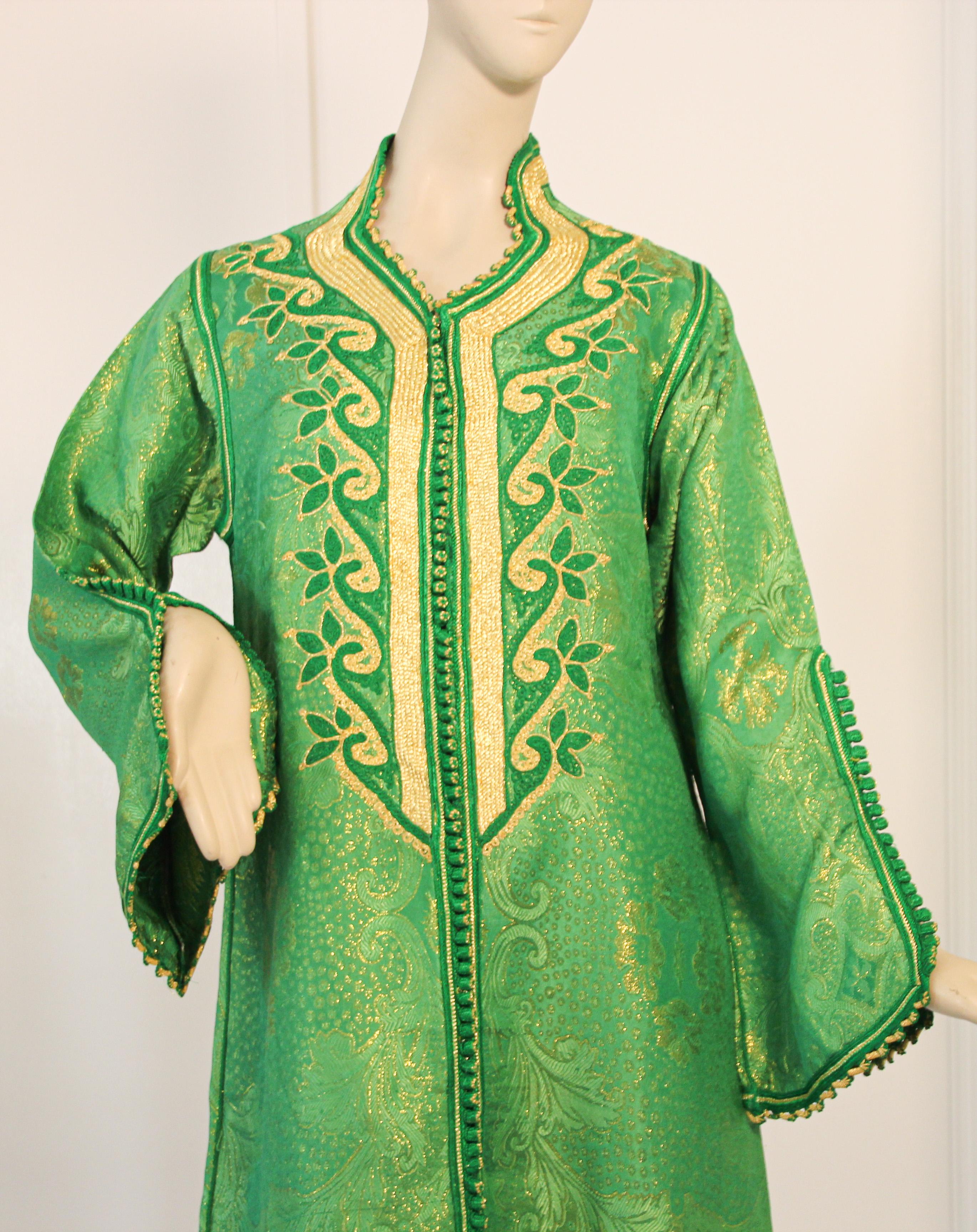 Elegant Moroccan Caftan Emerald Green and Gold Metallic Brocade For Sale 6