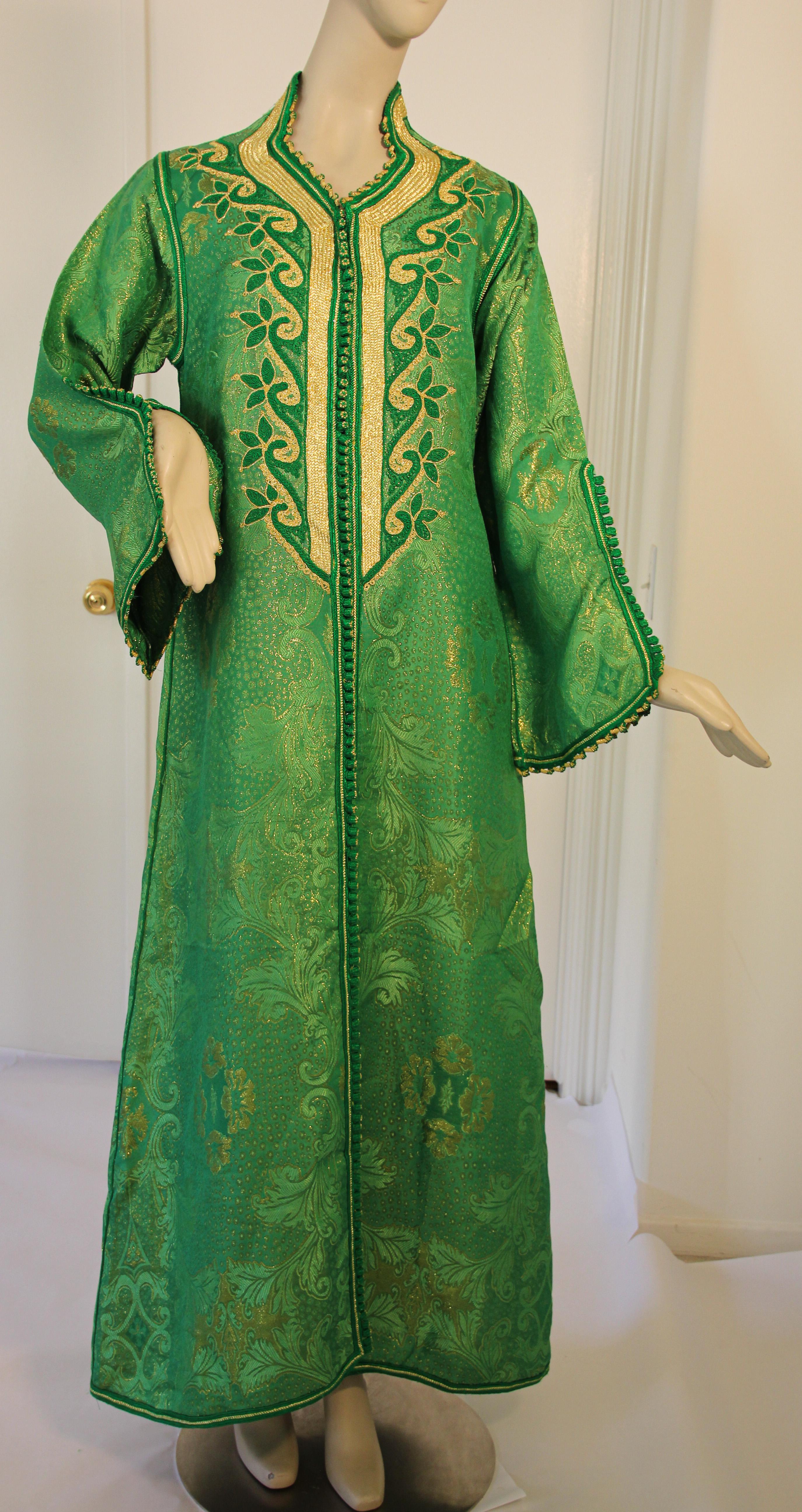 Elegant Moroccan Caftan Emerald Green and Gold Metallic Brocade For Sale 7