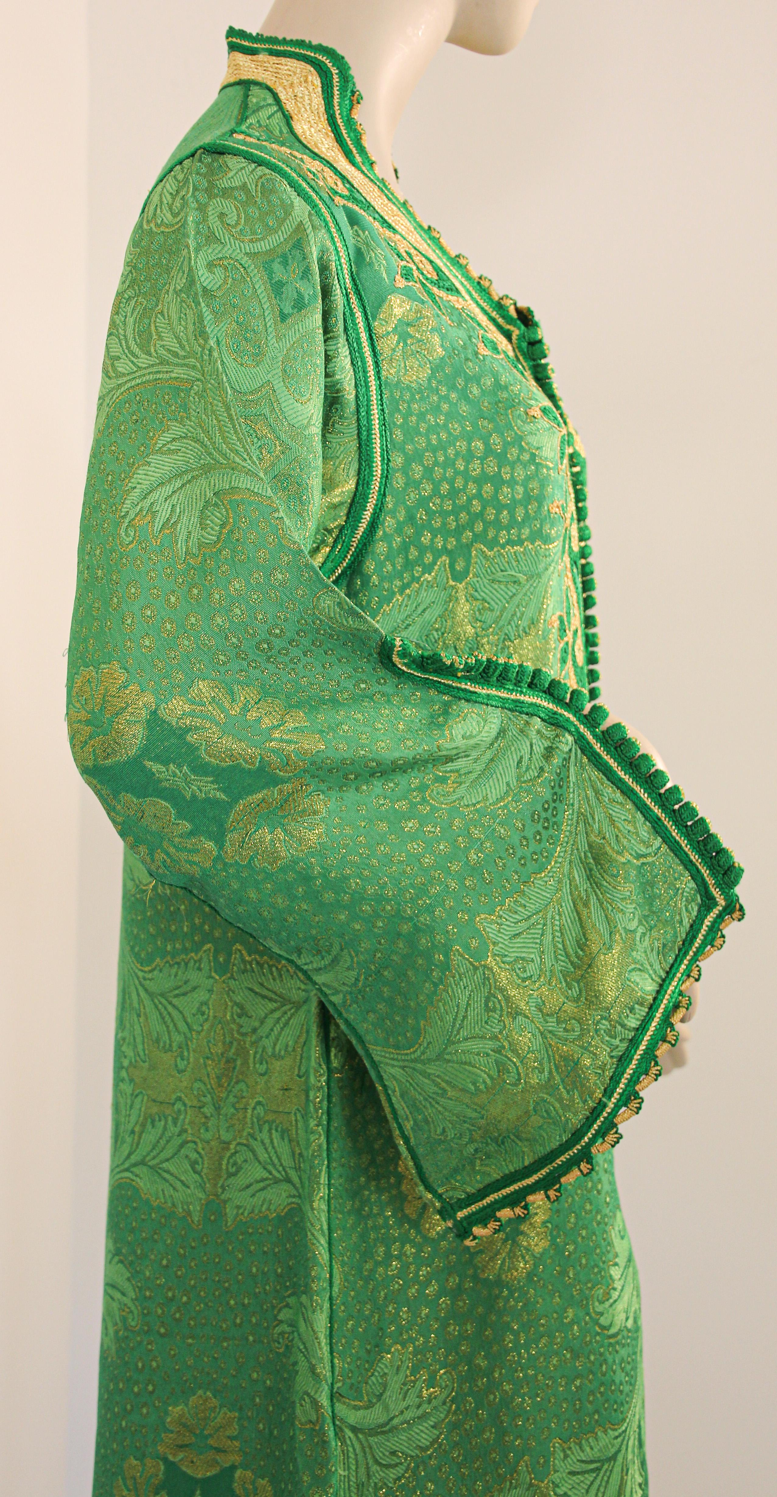 Vert Caftan marocain des années 1960 en brocart métallique vert émeraude et or en vente