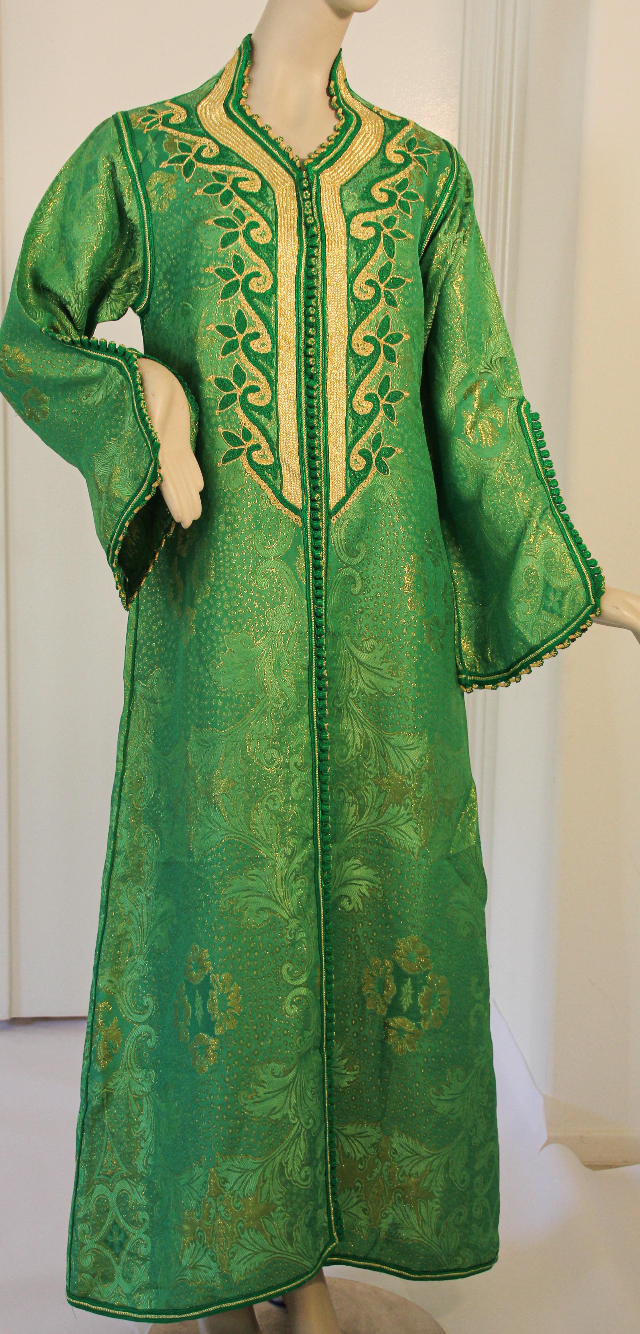 Bohemian Elegant Moroccan Caftan Emerald Green and Gold Metallic Brocade For Sale