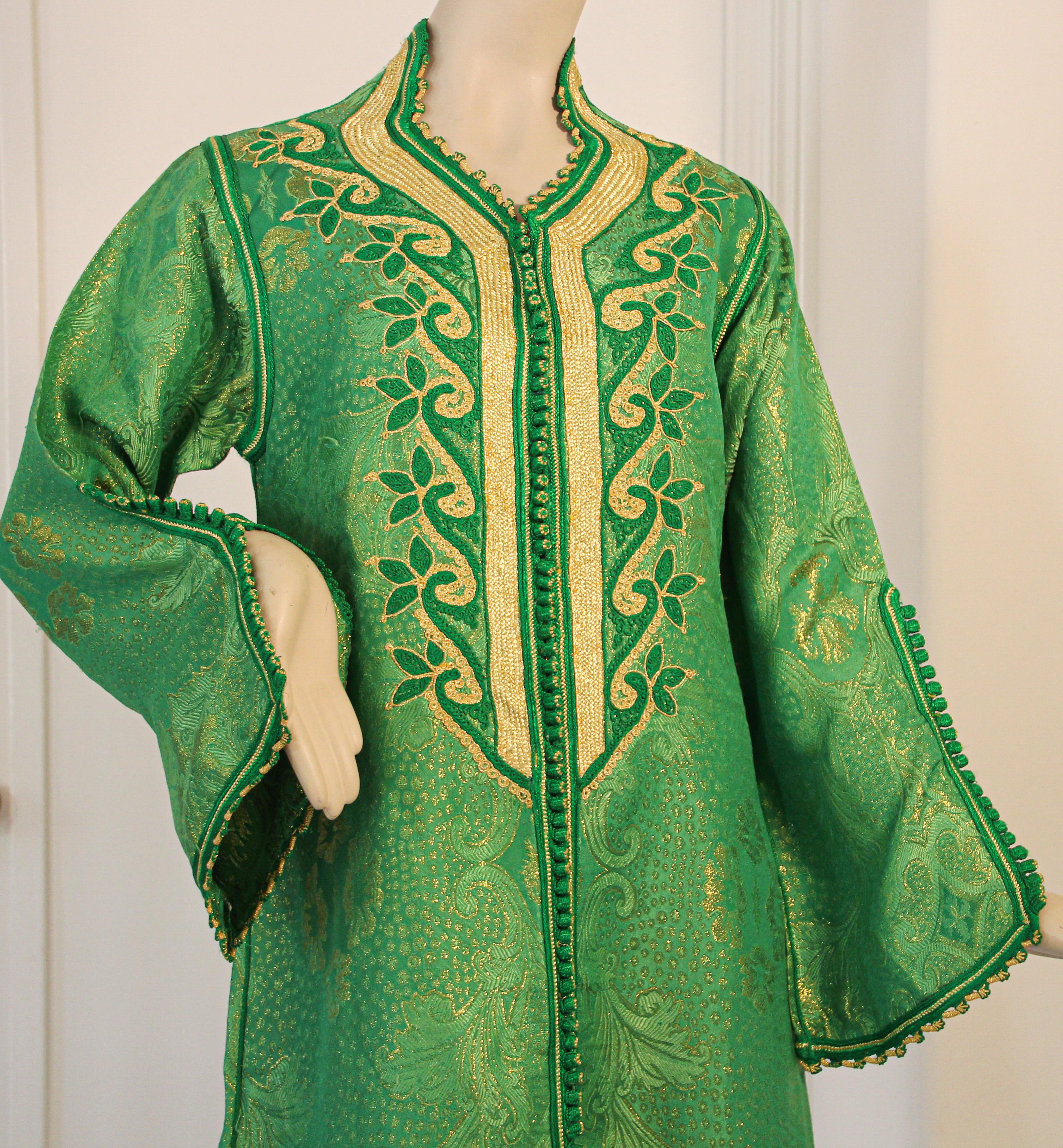 Embroidered Elegant Moroccan Caftan Emerald Green and Gold Metallic Brocade For Sale