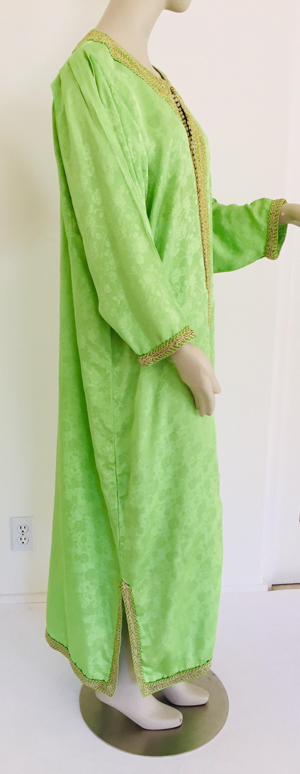 Women's Elegant Moroccan Caftan Green and Gold Embroidered with Moorish Designs For Sale
