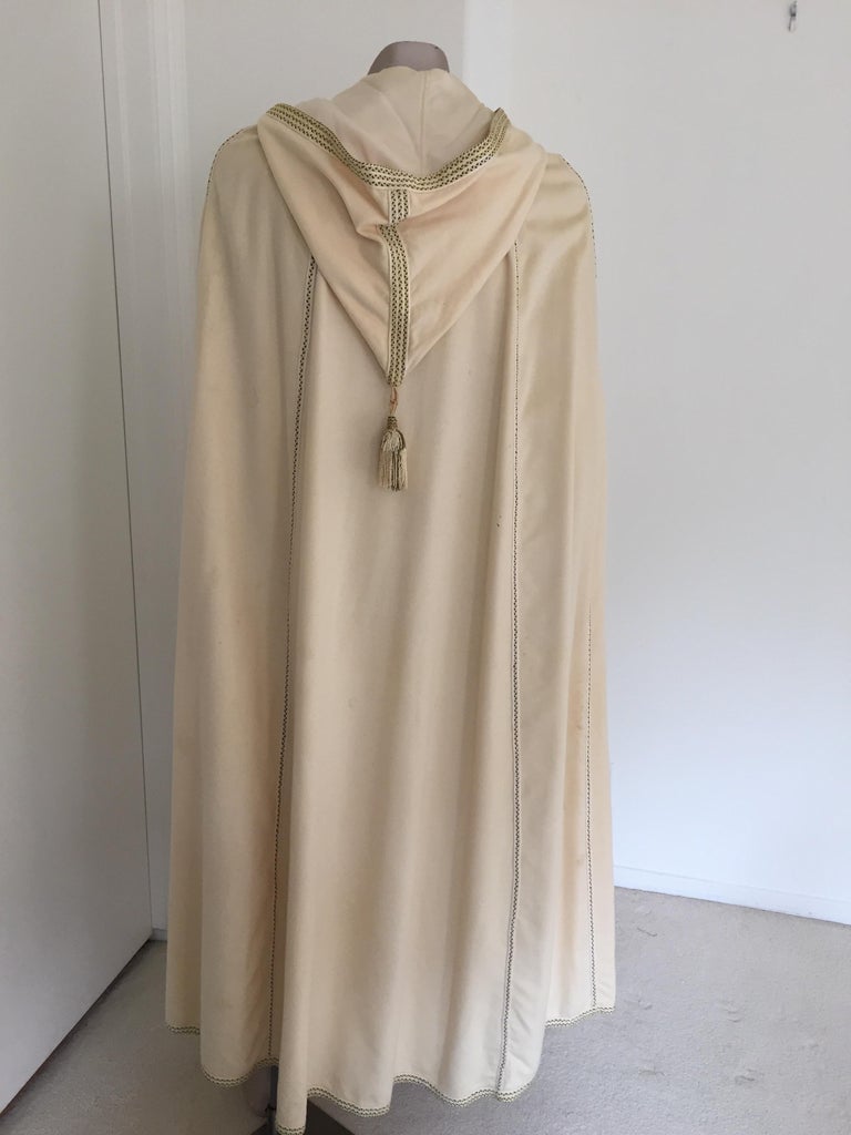 Elegant Moroccan Caftan Hooded Cape, circa 1970 For Sale at 1stdibs