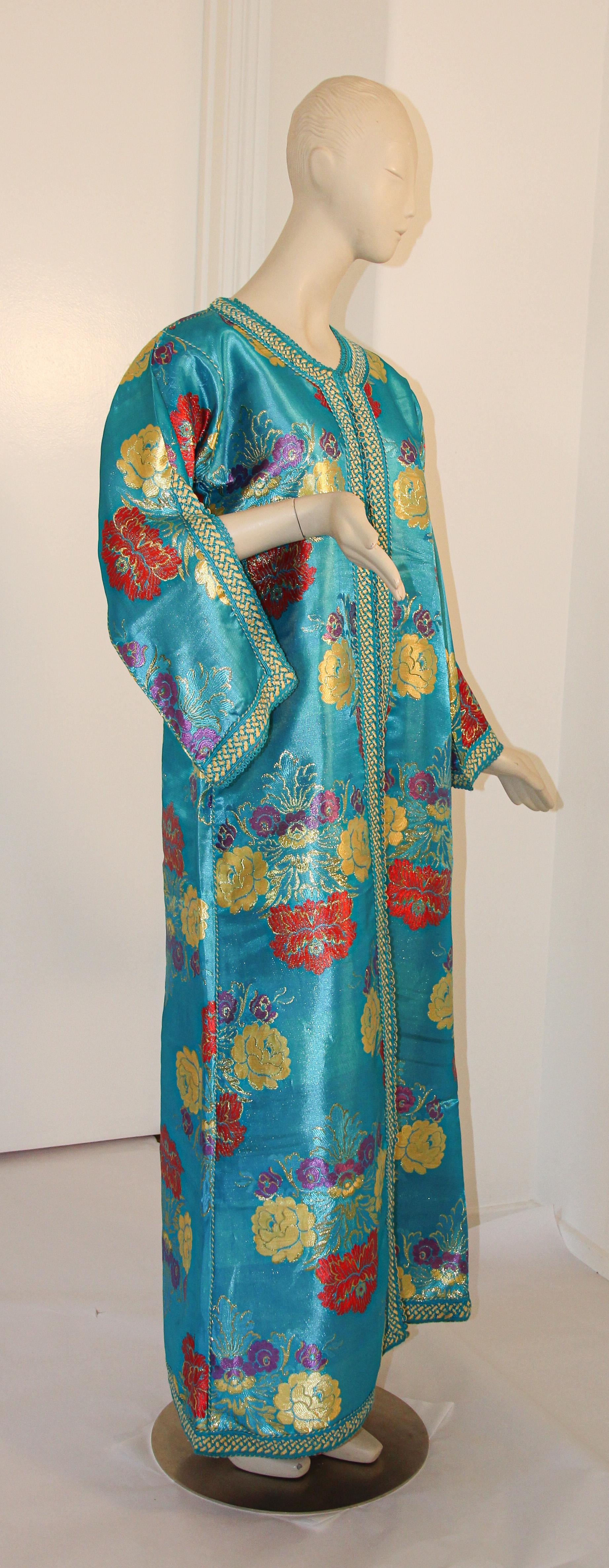 Elegant Moroccan Caftan in Blue Metallic Floral Brocade In Good Condition For Sale In North Hollywood, CA