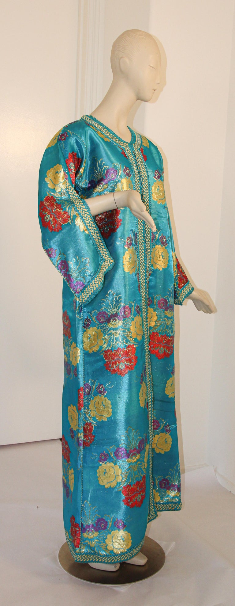 Bohemian Elegant Moroccan Caftan in Blue Metallic Floral Brocade For Sale