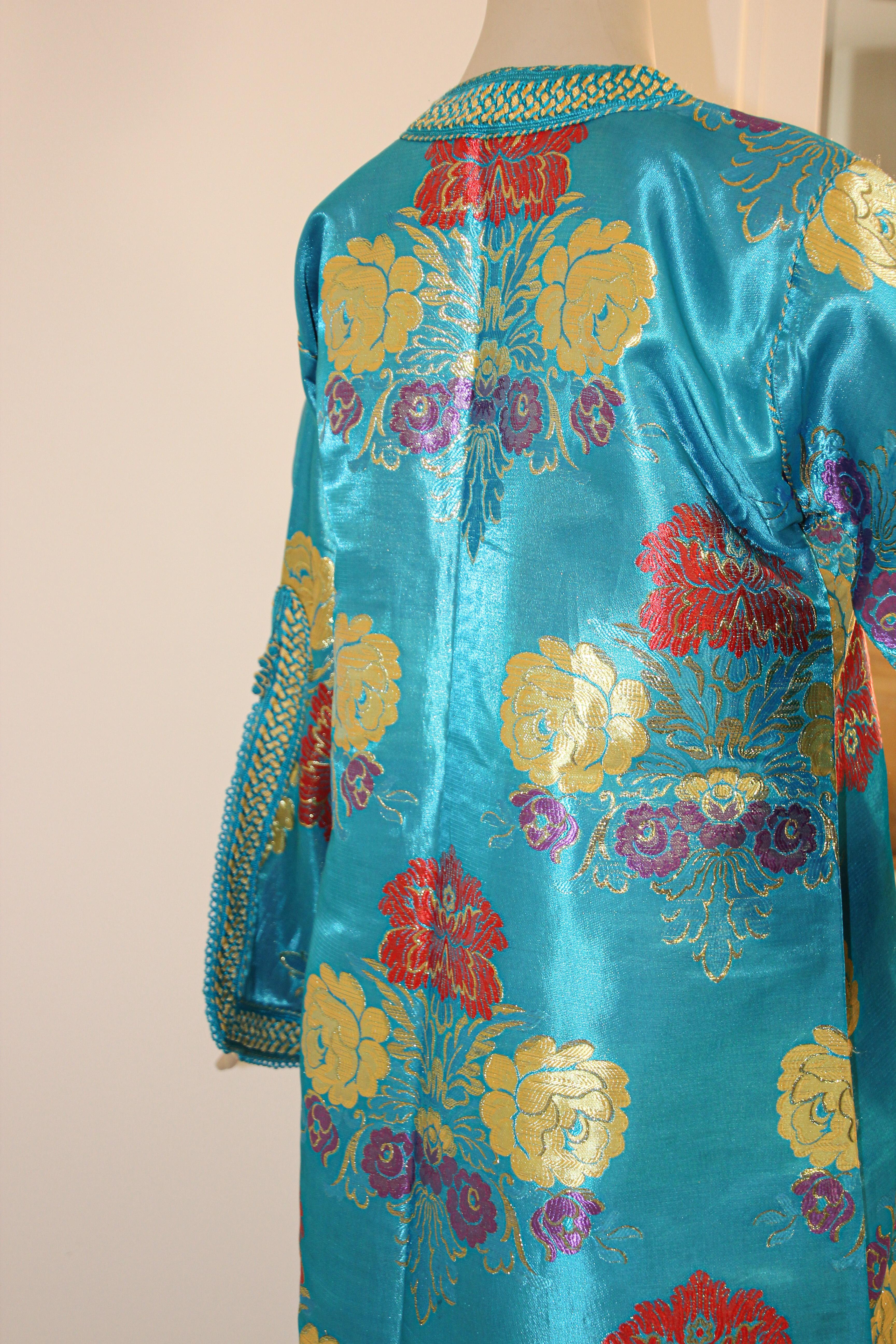 Elegant Moroccan Caftan in Blue Metallic Floral Brocade For Sale 2