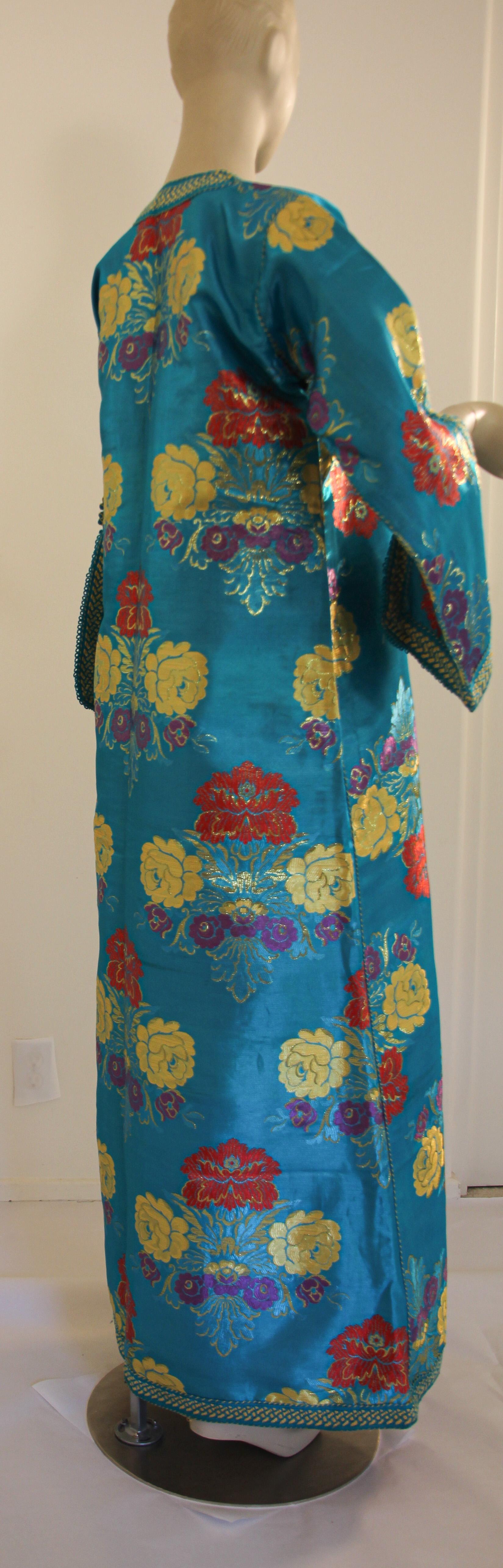 Elegant Moroccan Caftan in Blue Metallic Floral Brocade For Sale 3