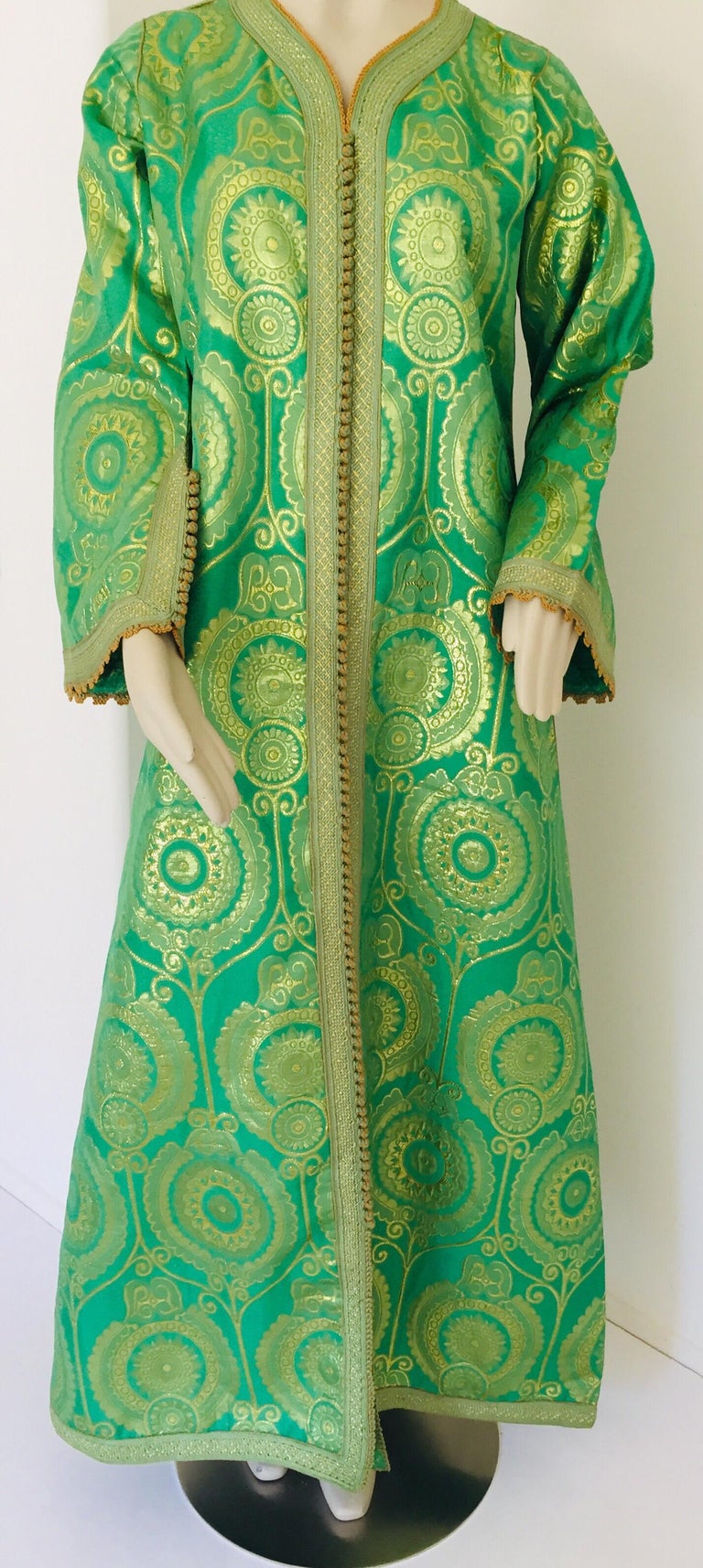 Elegant Moroccan Caftan Lime Green and Gold Metallic Floral Brocade For Sale 6