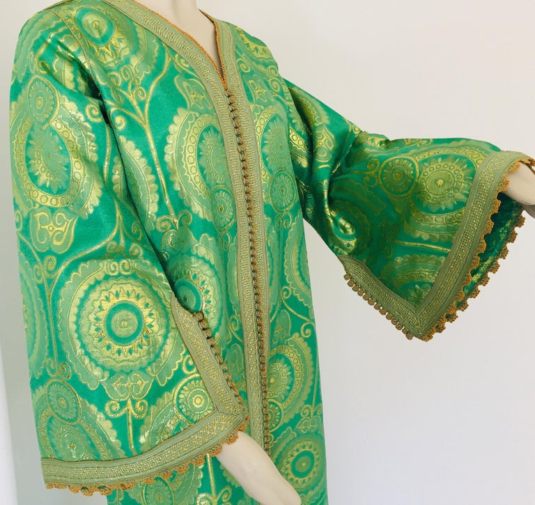 Elegant Moroccan Caftan Lime Green and Gold Metallic Floral Brocade For Sale 8