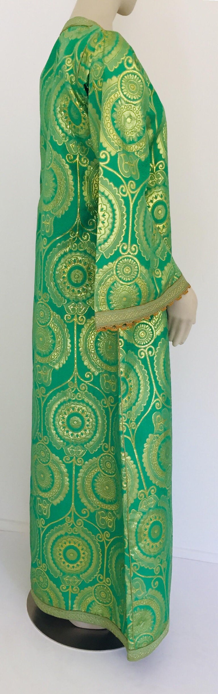 Elegant Moroccan Caftan Lime Green and Gold Metallic Floral Brocade For Sale 12