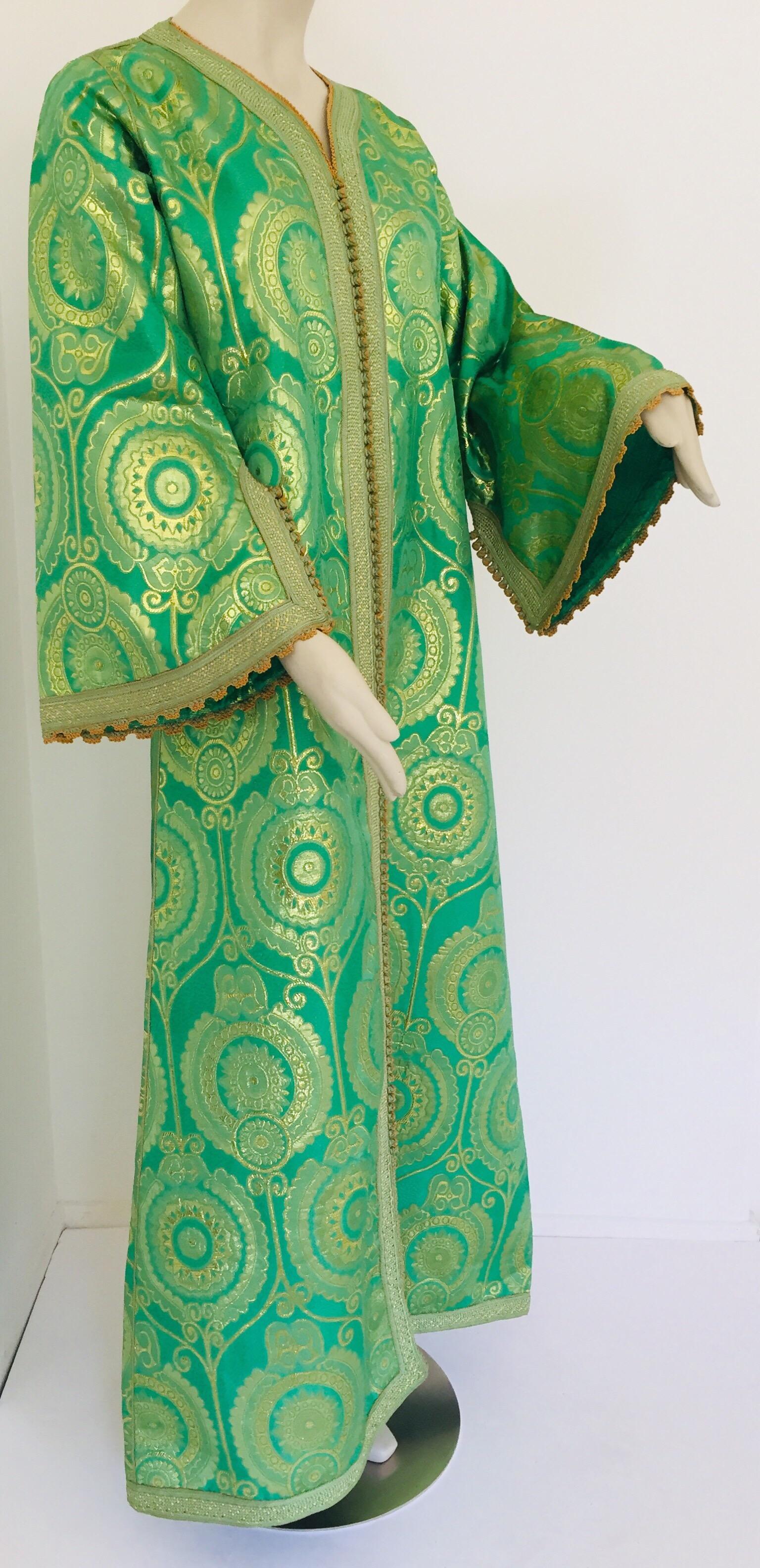 Elegant Moroccan Caftan Lime Green and Gold Metallic Floral Brocade In Good Condition In North Hollywood, CA