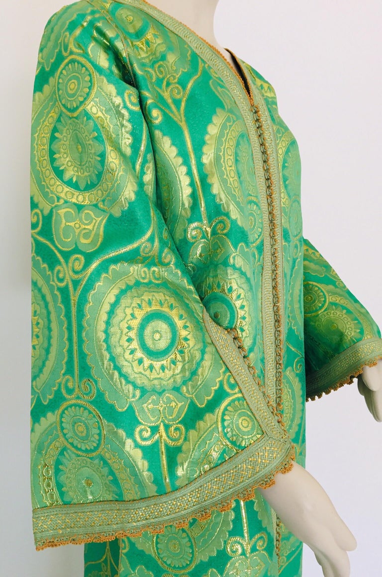Elegant Moroccan Caftan Lime Green and Gold Metallic Floral Brocade For Sale 2