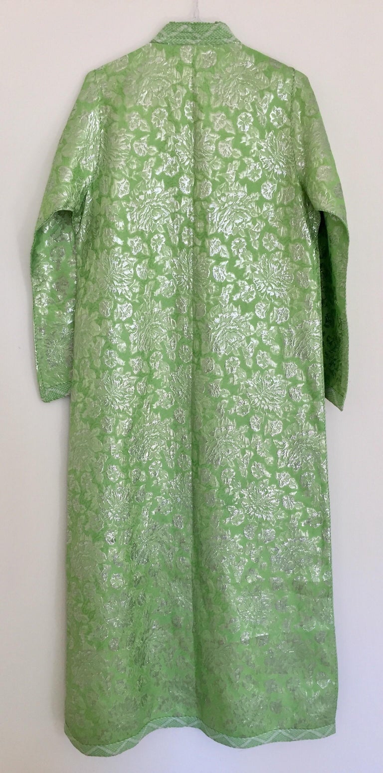 Elegant Moroccan Caftan Lime Green and Silver Metallic Floral Brocade For Sale 4