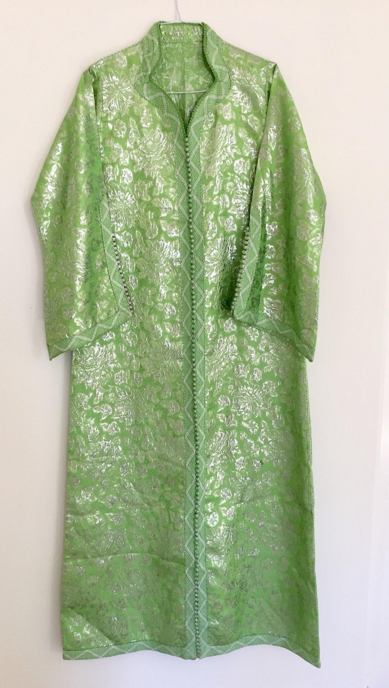 Elegant Moroccan Caftan Lime Green and Silver Metallic Floral Brocade For Sale 5