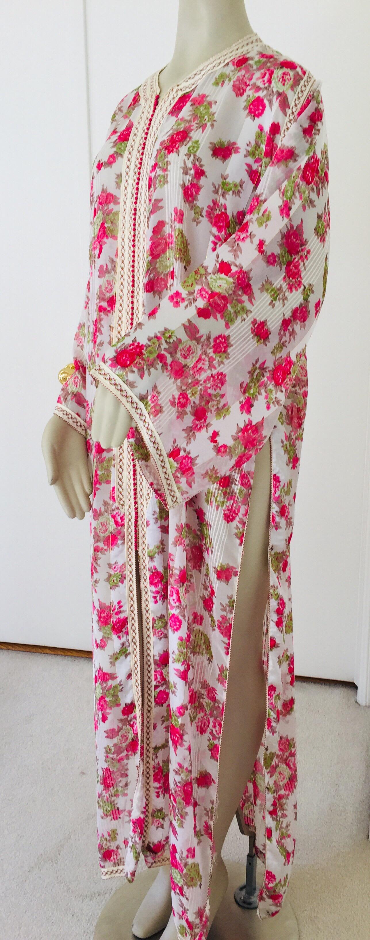 1970 Moroccan Caftan Metallic Pink Floral Silk Kaftan For Sale 11