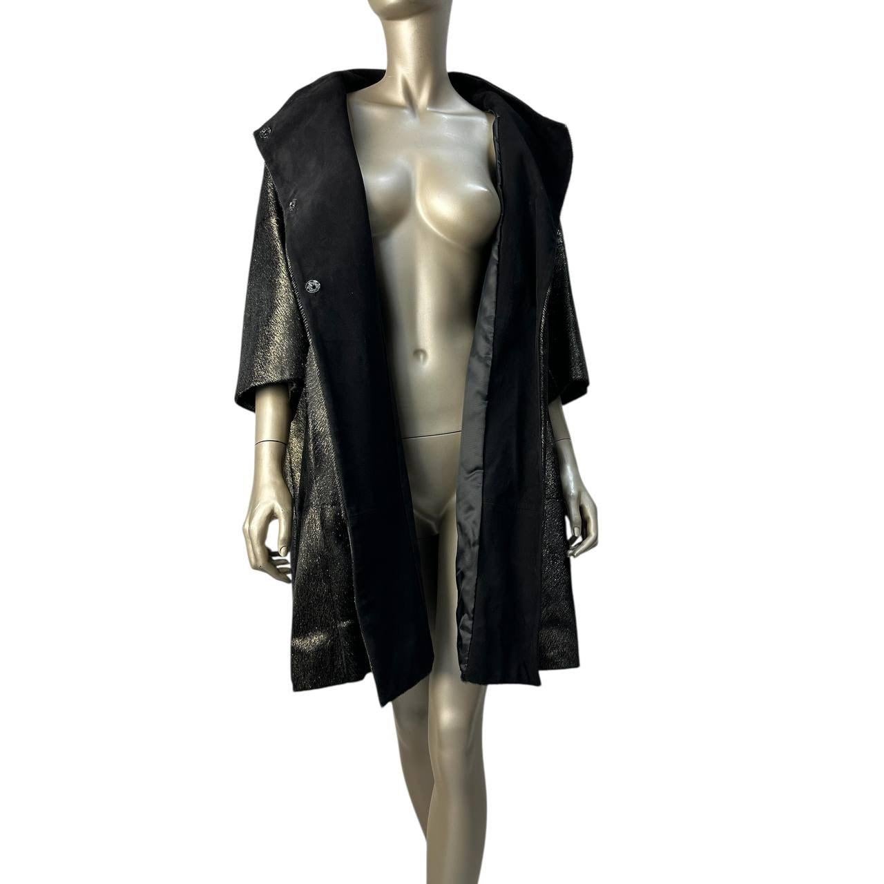 Elegant Moschino Fur & Leather Coat - IT Size 42 en vente 1