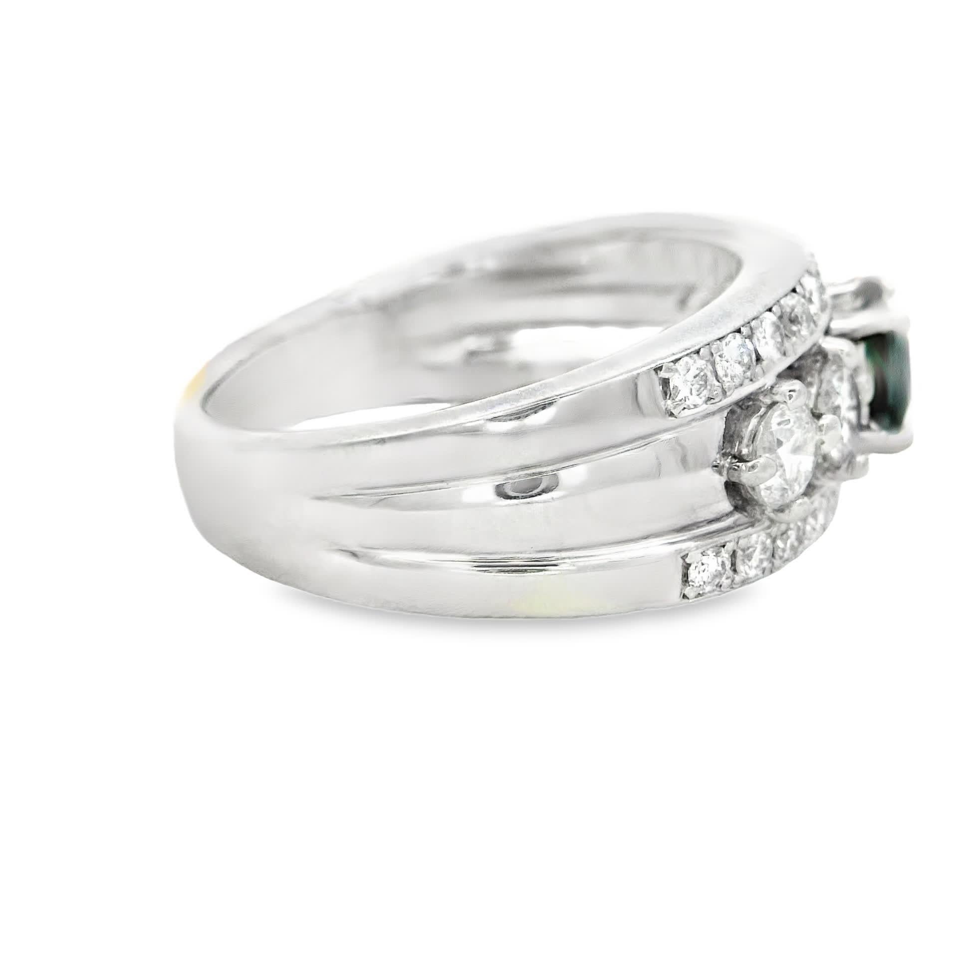 Eleganter Ring mit mehreren Steinen Damen im Angebot