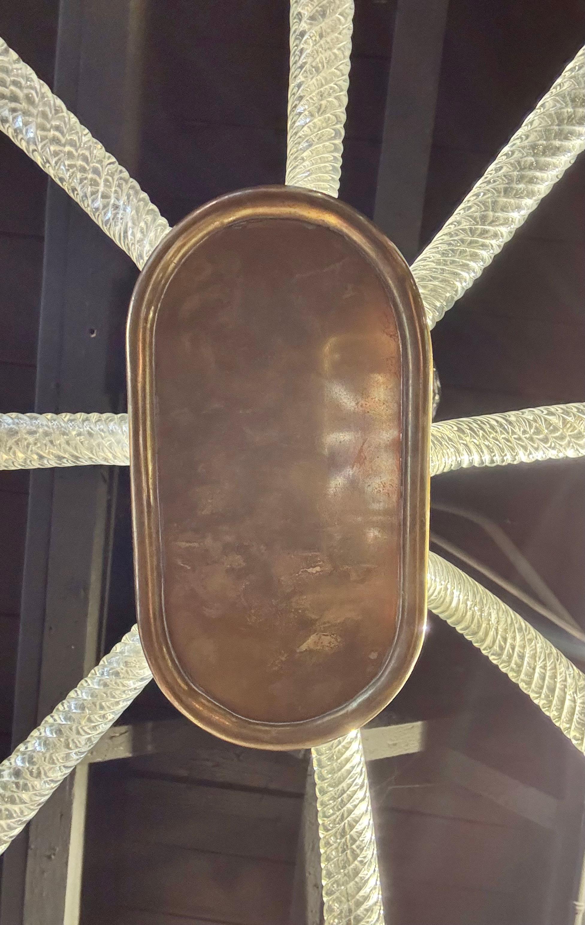 Ottone Elegante  Lampadario di Murano a 8 bracci di Seguso Venezia, anni '70 in vendita