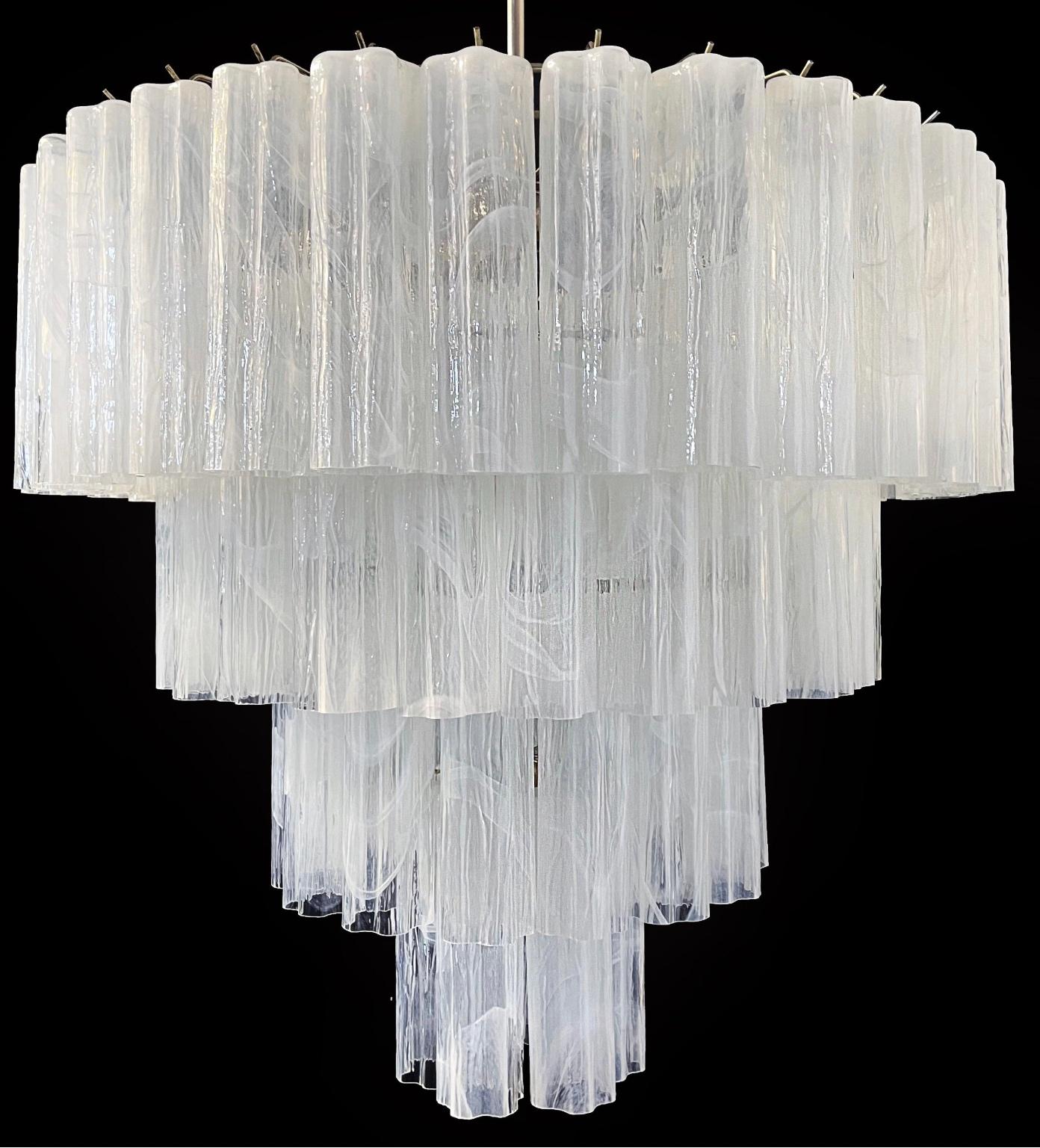 Elegant lustre à verres blancs en albâtre de Murano en vente 6