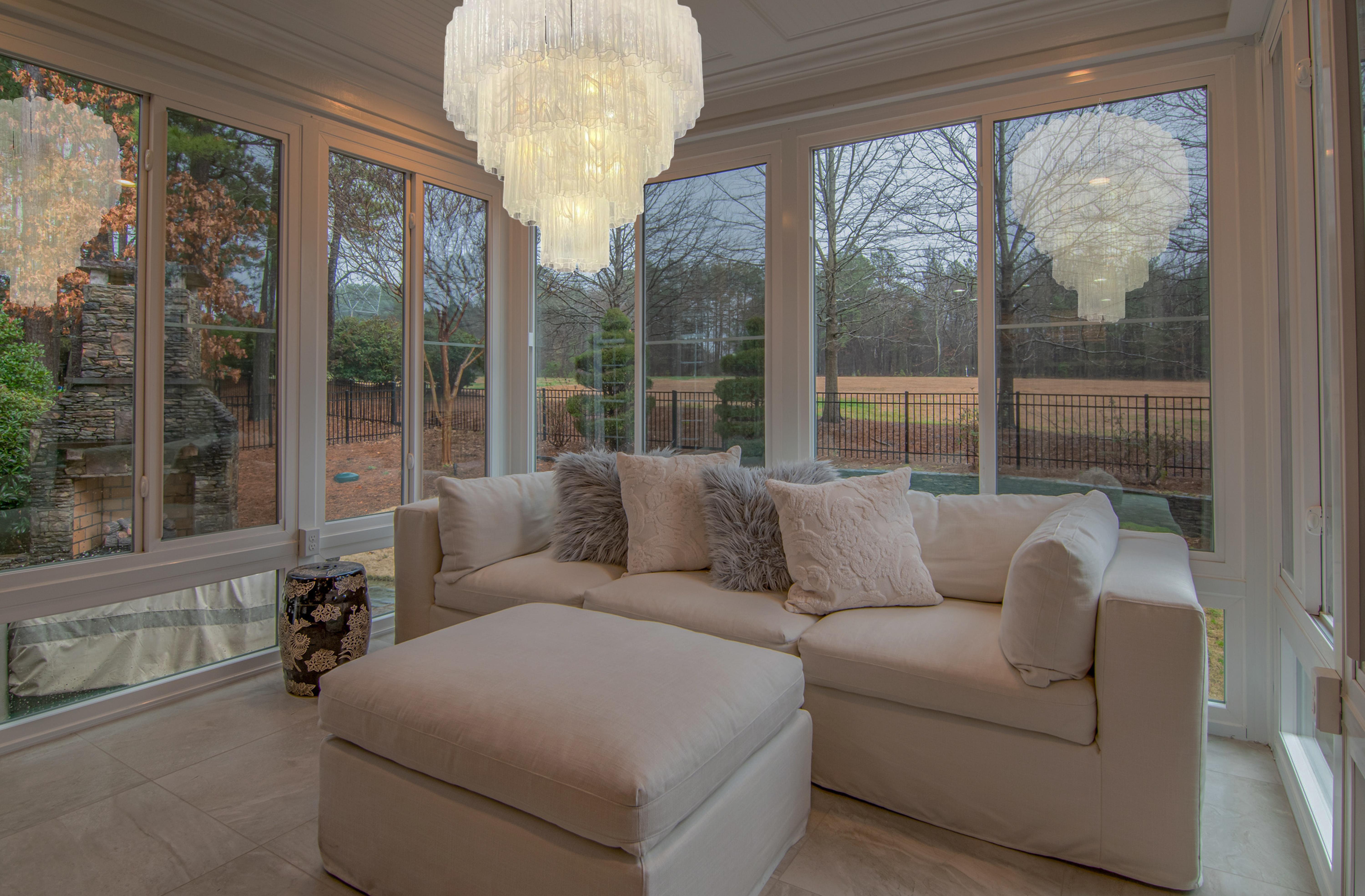 Art nouveau Elegant lustre à verres blancs en albâtre de Murano en vente