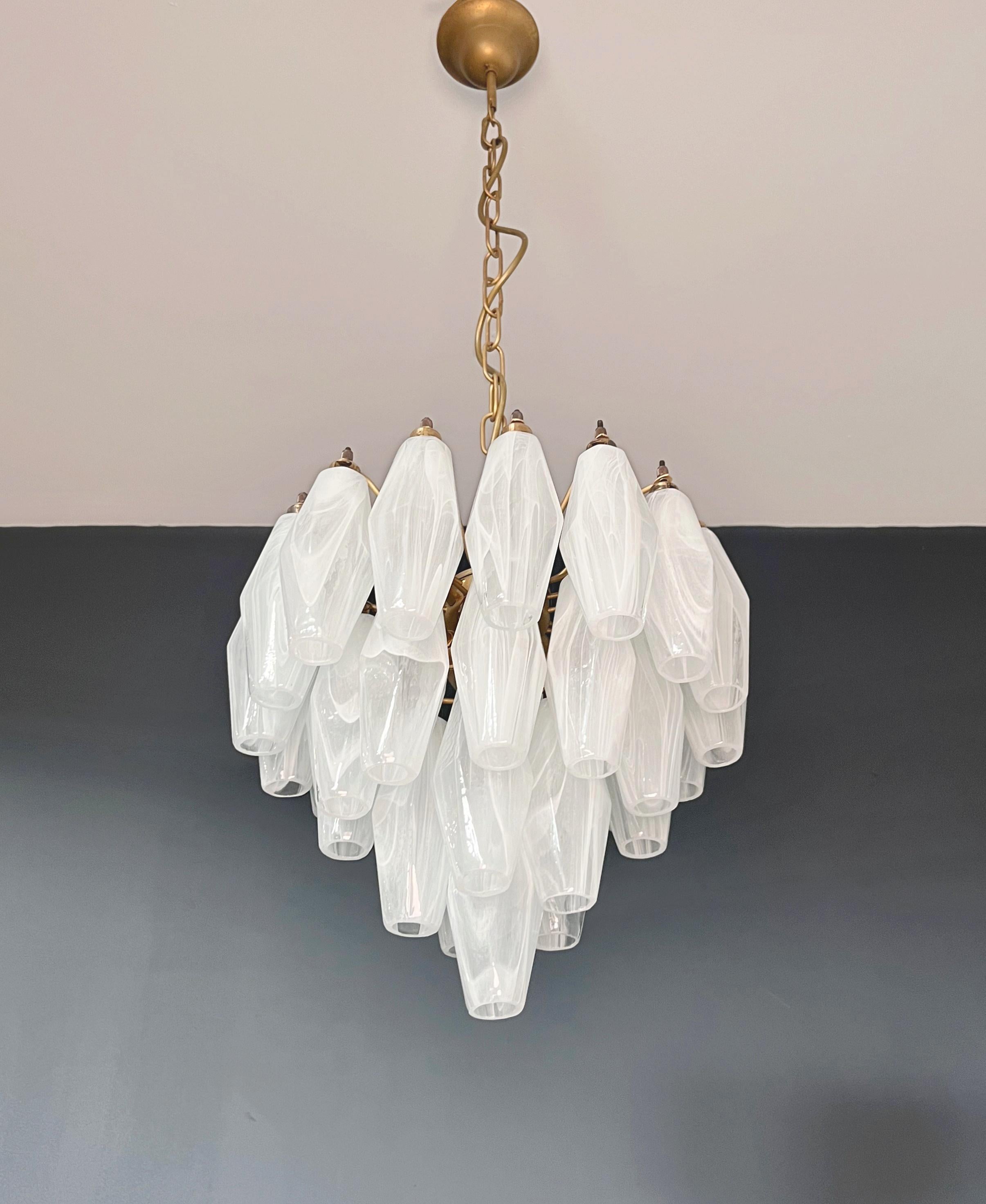 Elegant Murano alabaster white Poliedri Chandelier - Carlo Scarpa design In Good Condition For Sale In Gaiarine Frazione Francenigo (TV), IT