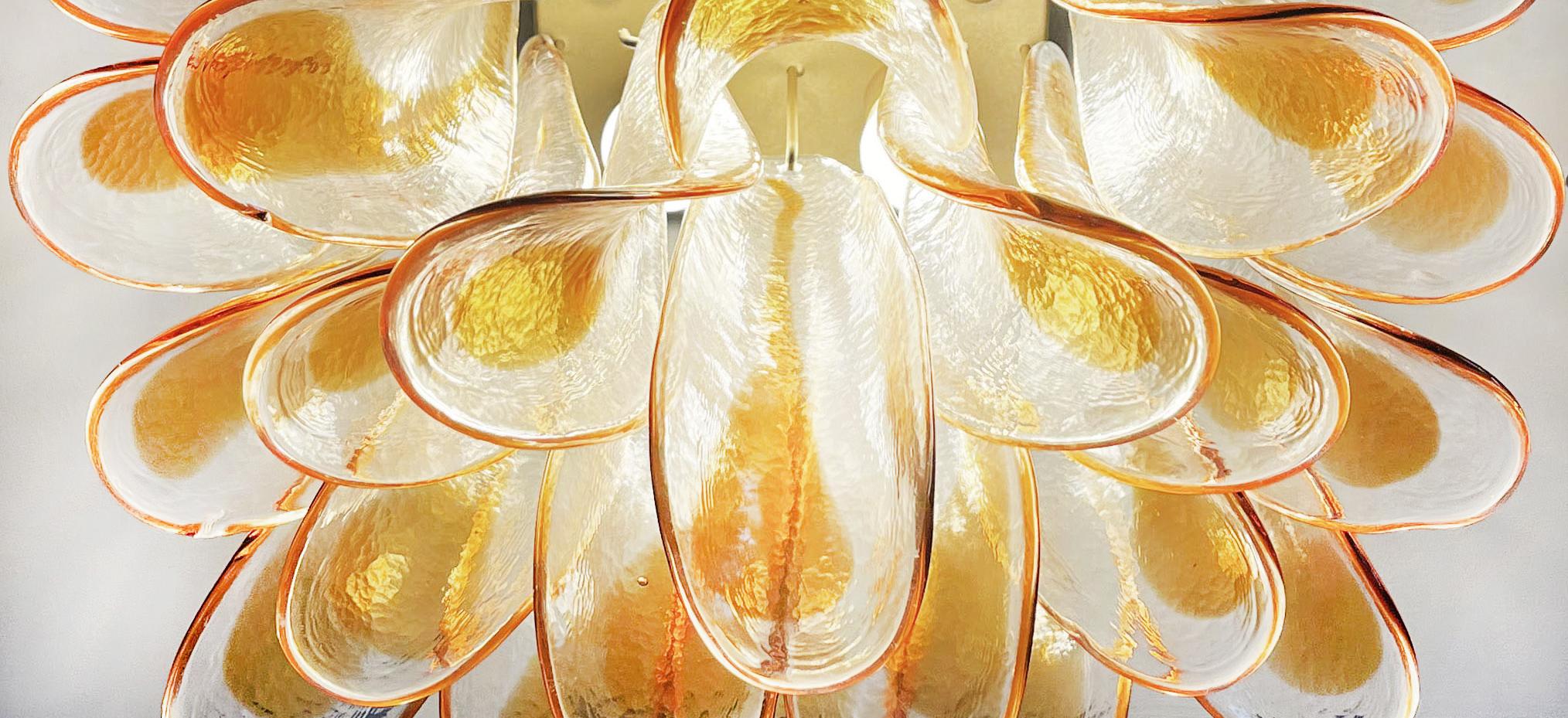Elegant Murano ceiling lamp - 32 amber and clear glass petals For Sale 2