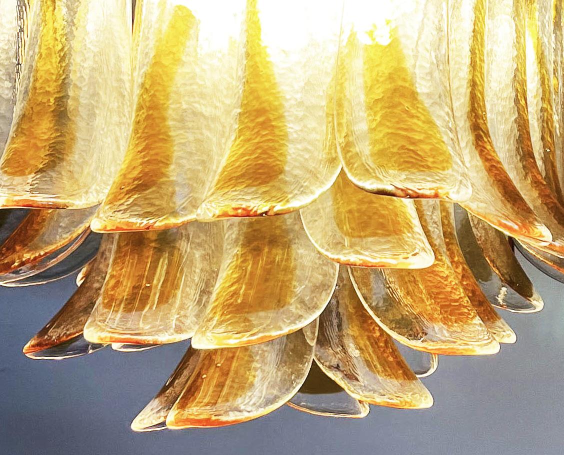 Elegant Murano ceiling lamp - 32 amber and clear glass petals For Sale 6
