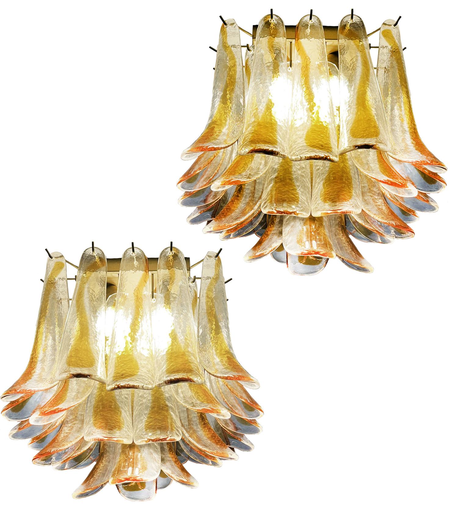 Mid-Century Modern Elegant Murano ceiling lamp - 32 amber and clear glass petals For Sale