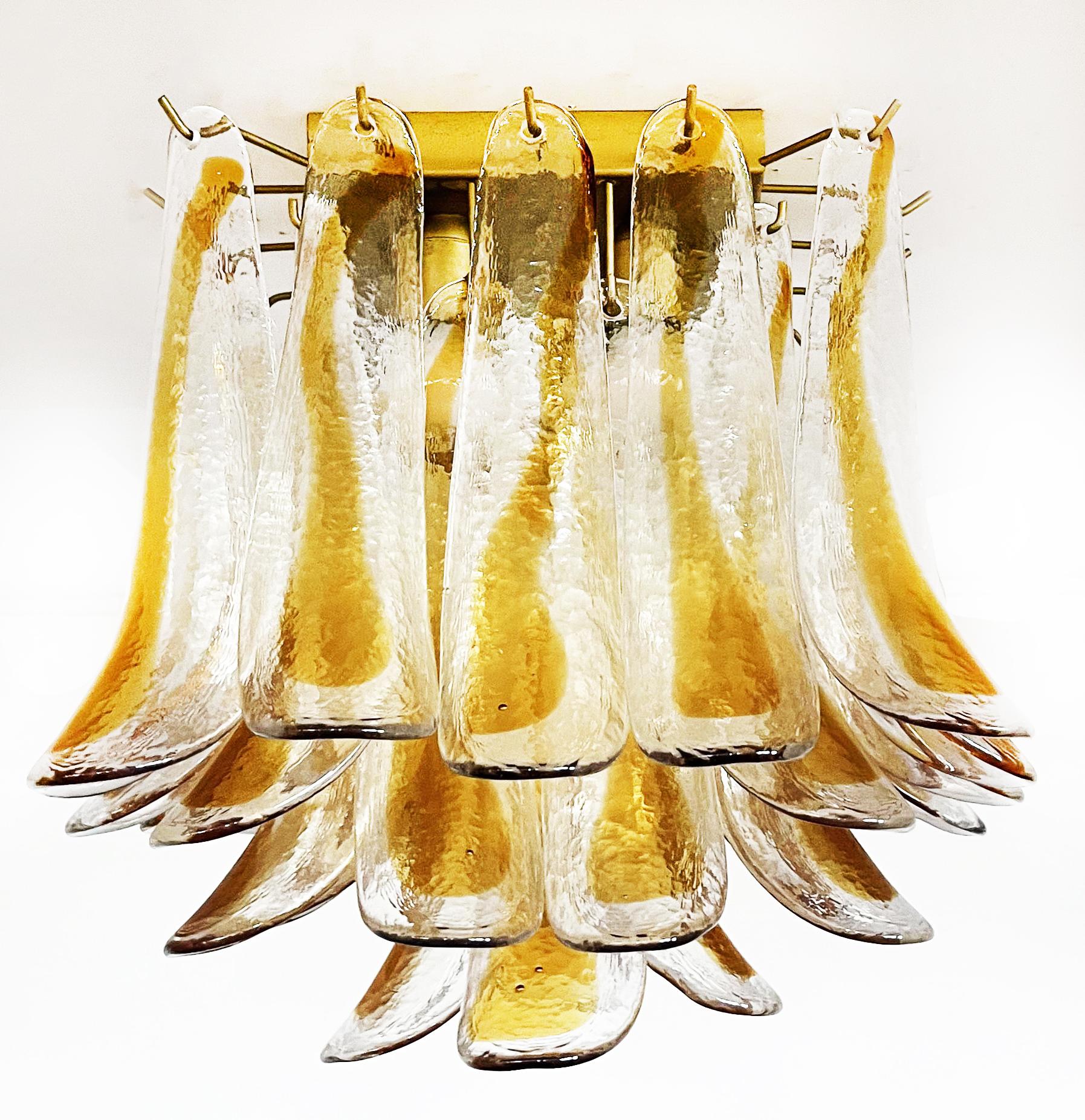 Galvanized Elegant Murano ceiling lamp - 32 amber and clear glass petals For Sale